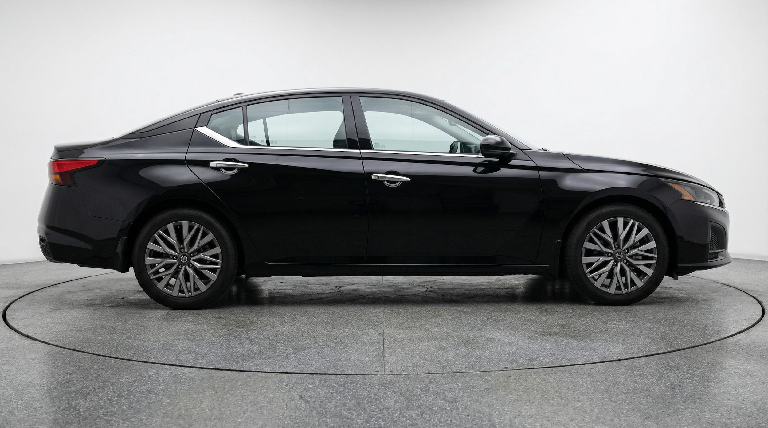 Thumbnail: 2025 Nissan Altima - 8