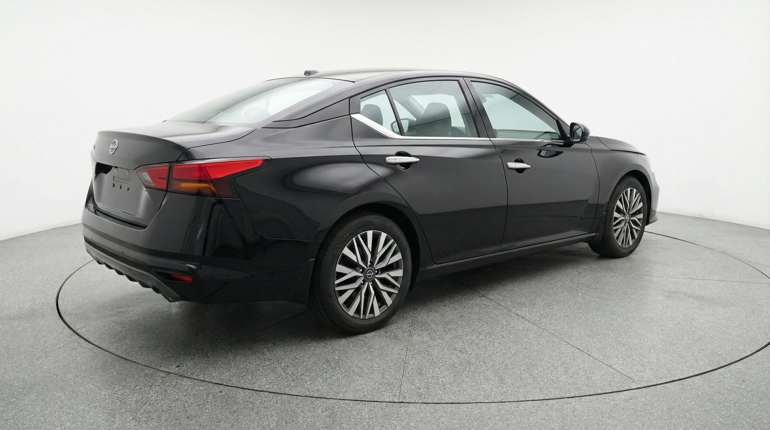 Thumbnail: 2025 Nissan Altima - 9