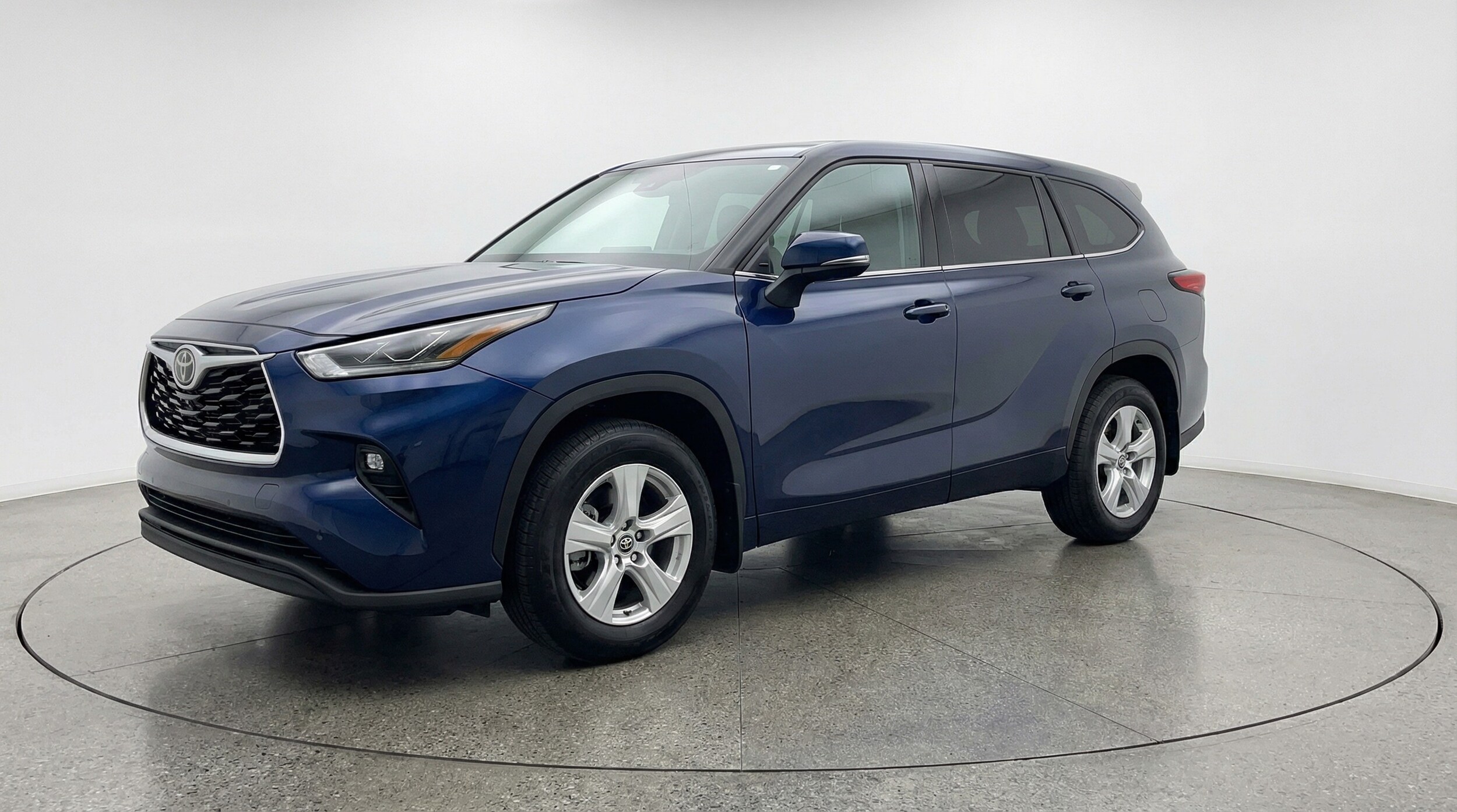 Thumbnail: 2025 Toyota Highlander - 3