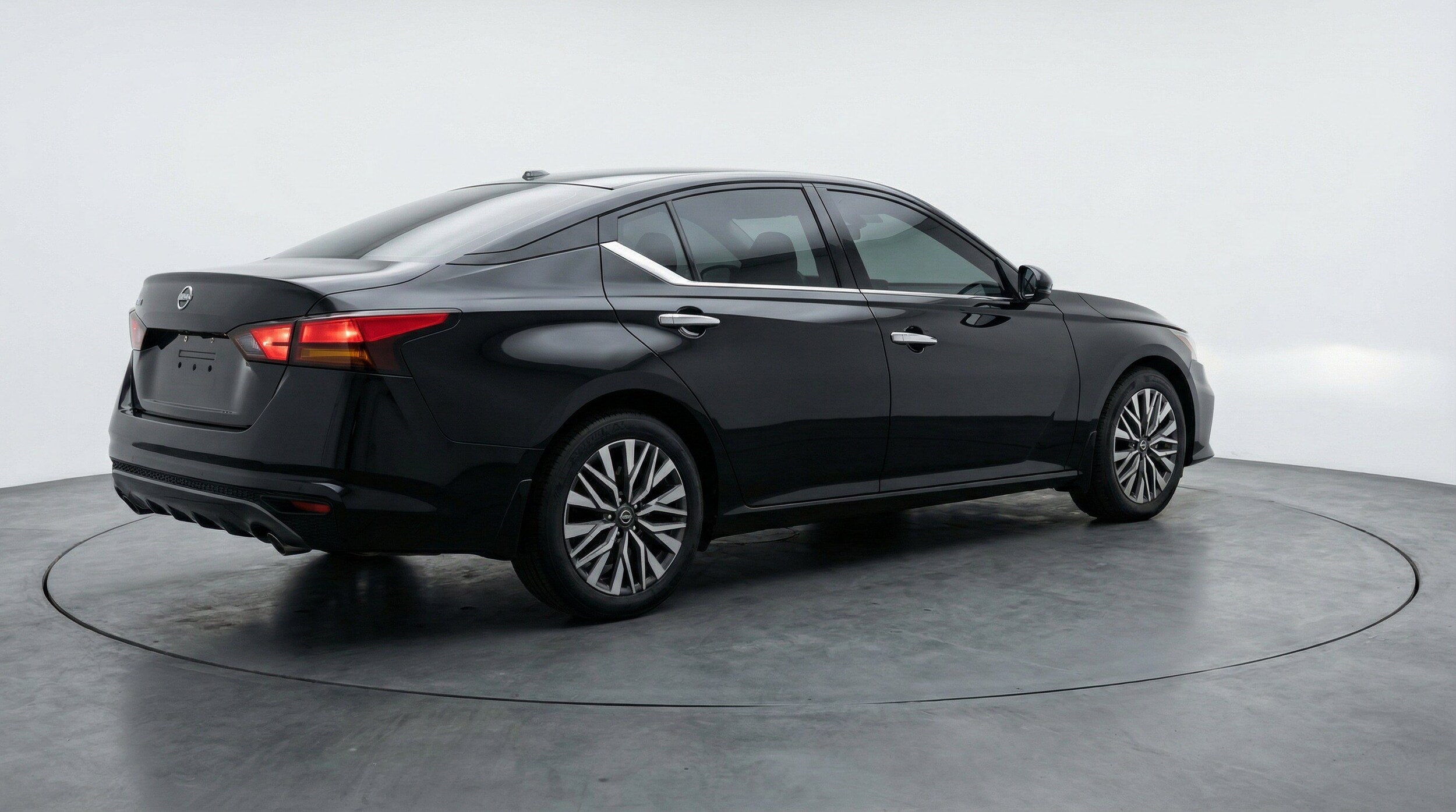 Thumbnail: 2025 Nissan Altima - 9