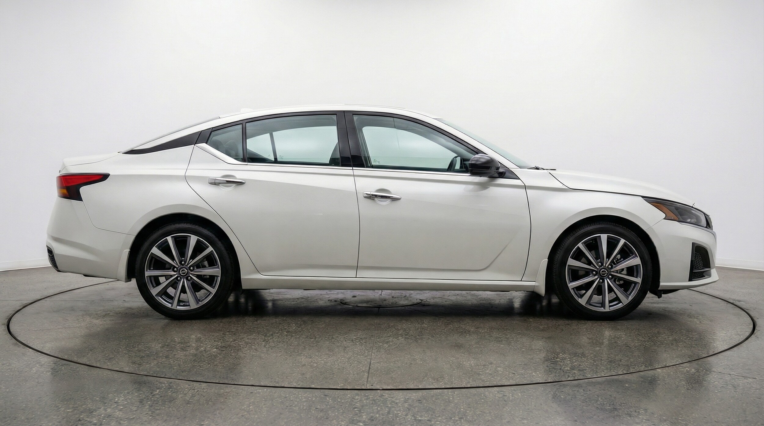 Thumbnail: 2025 Nissan Altima - 8