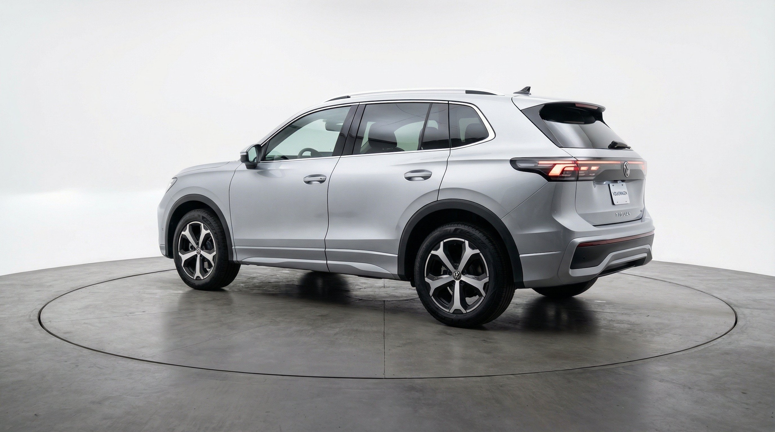 Thumbnail: 2026 Volkswagen Tiguan - 6
