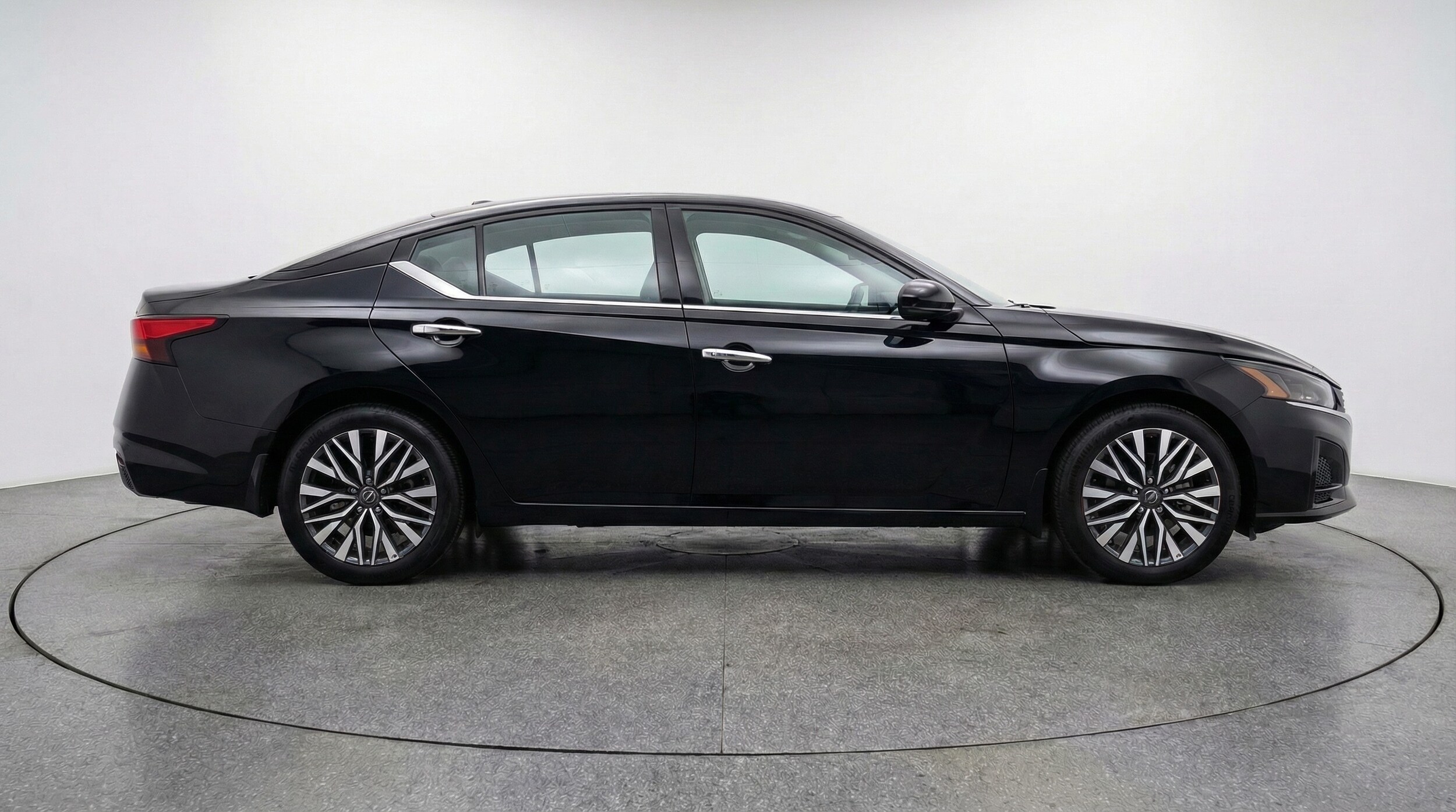 Thumbnail: 2025 Nissan Altima - 8