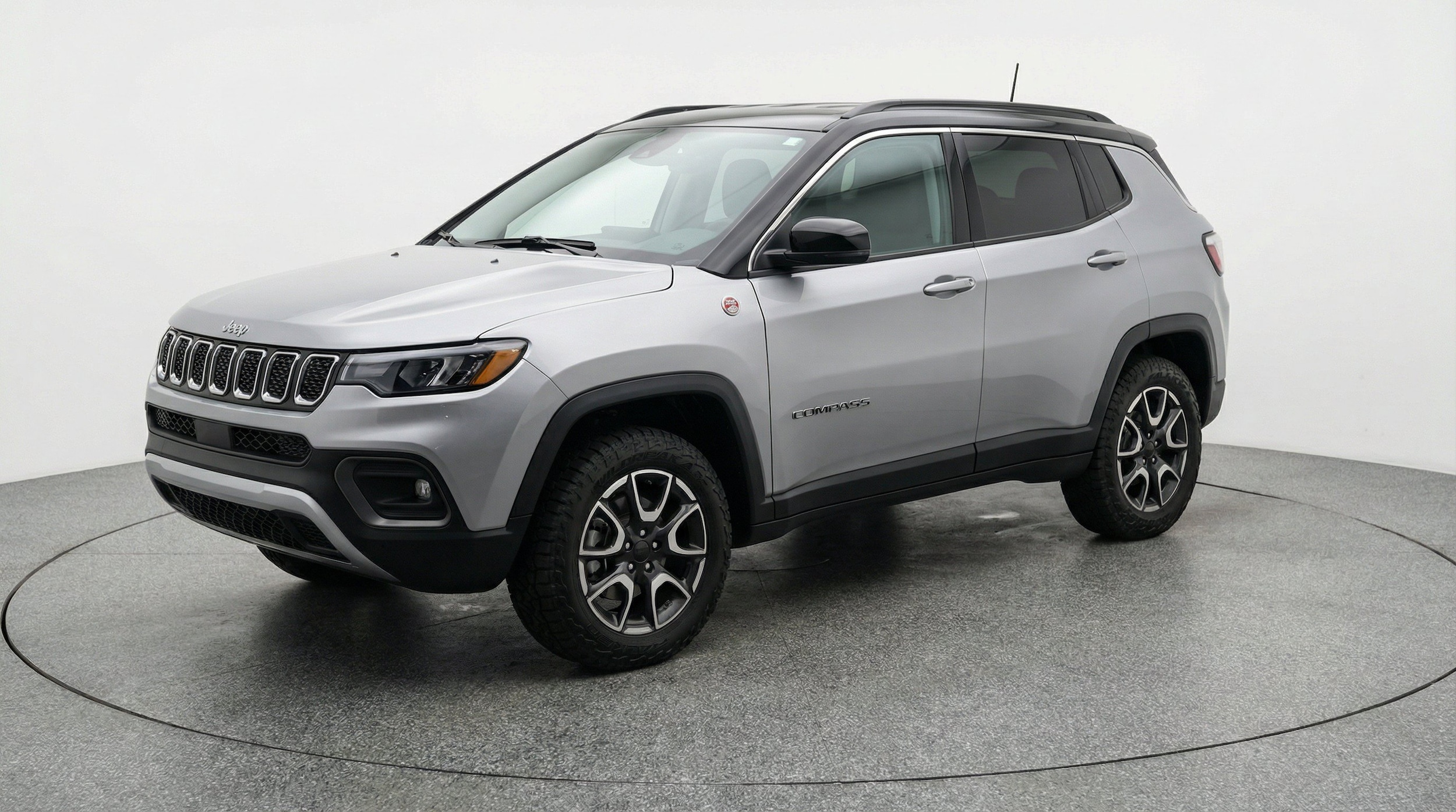2025 Jeep Compass Trailhawk - Photo 3