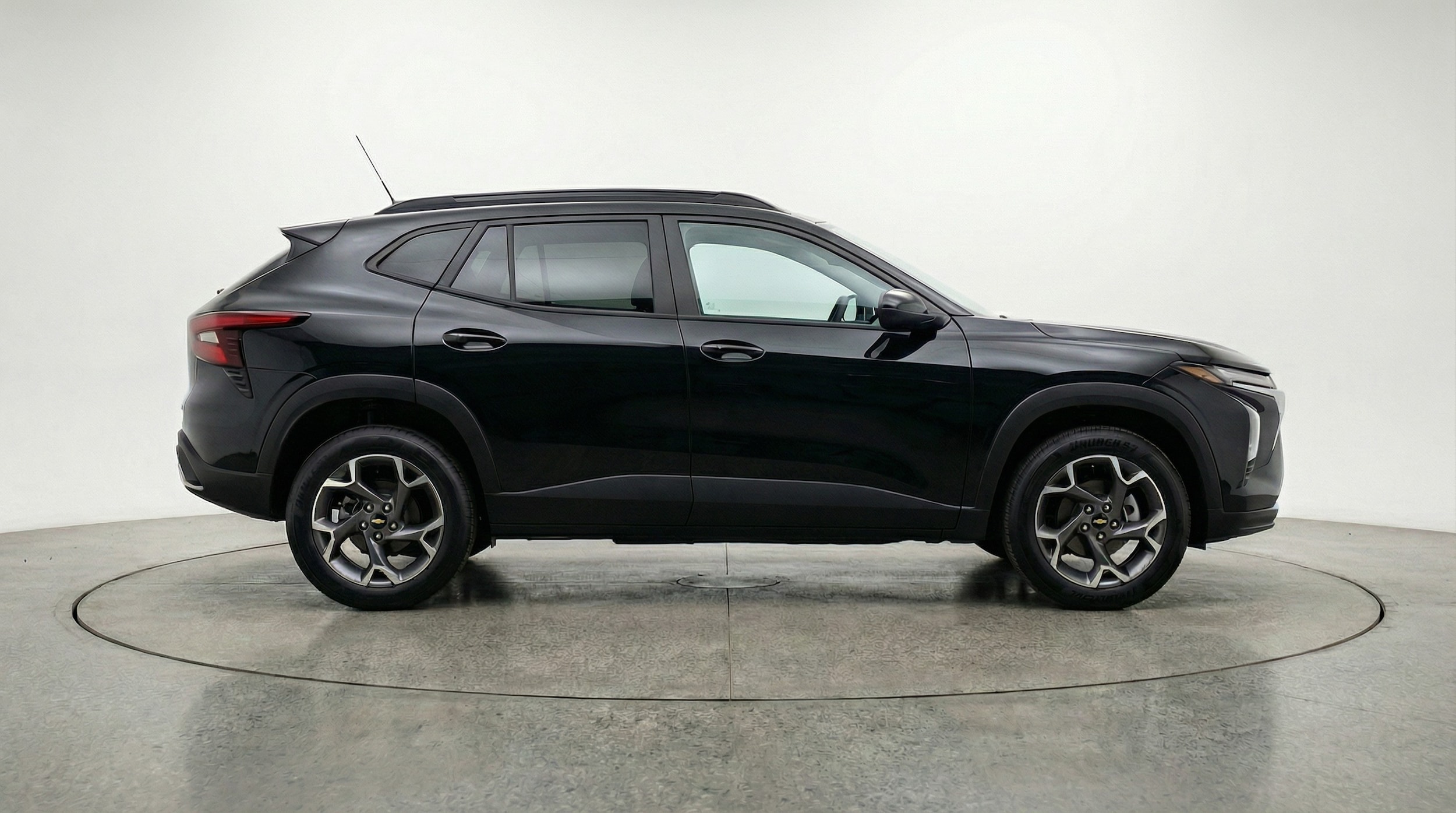 Thumbnail: 2025 Chevrolet Trax - 8