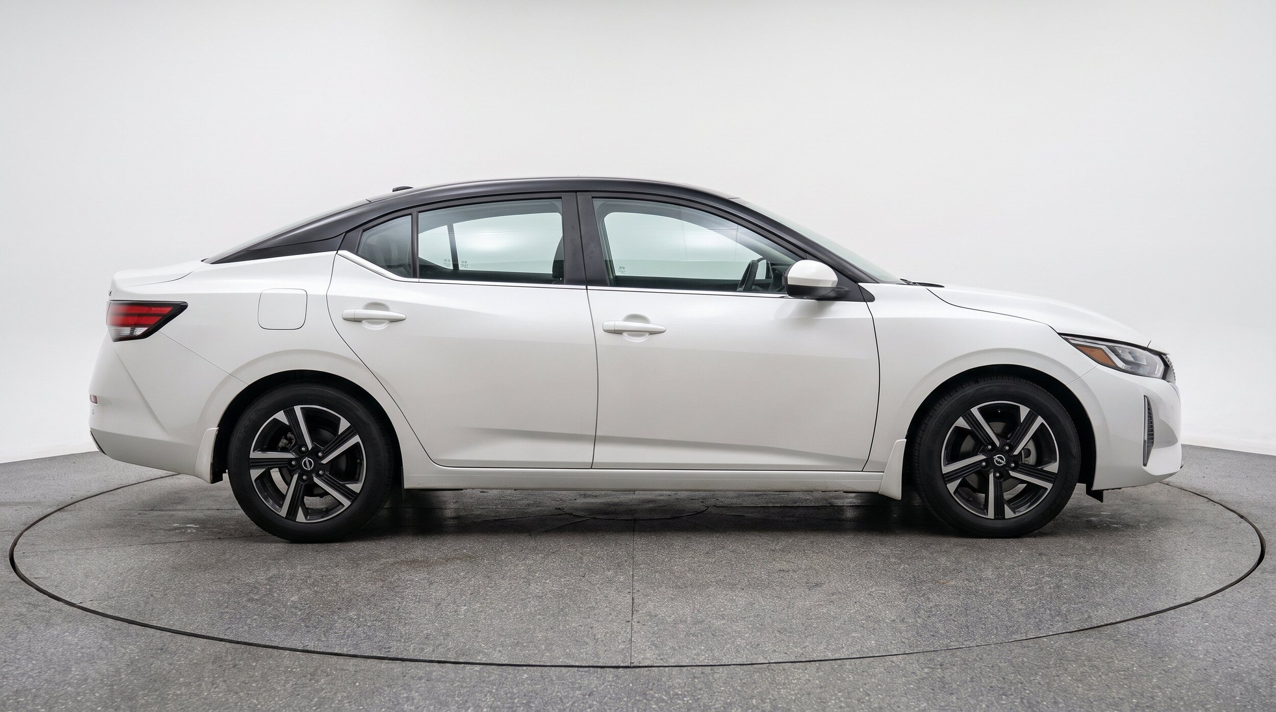 Thumbnail: 2025 Nissan Sentra - 10