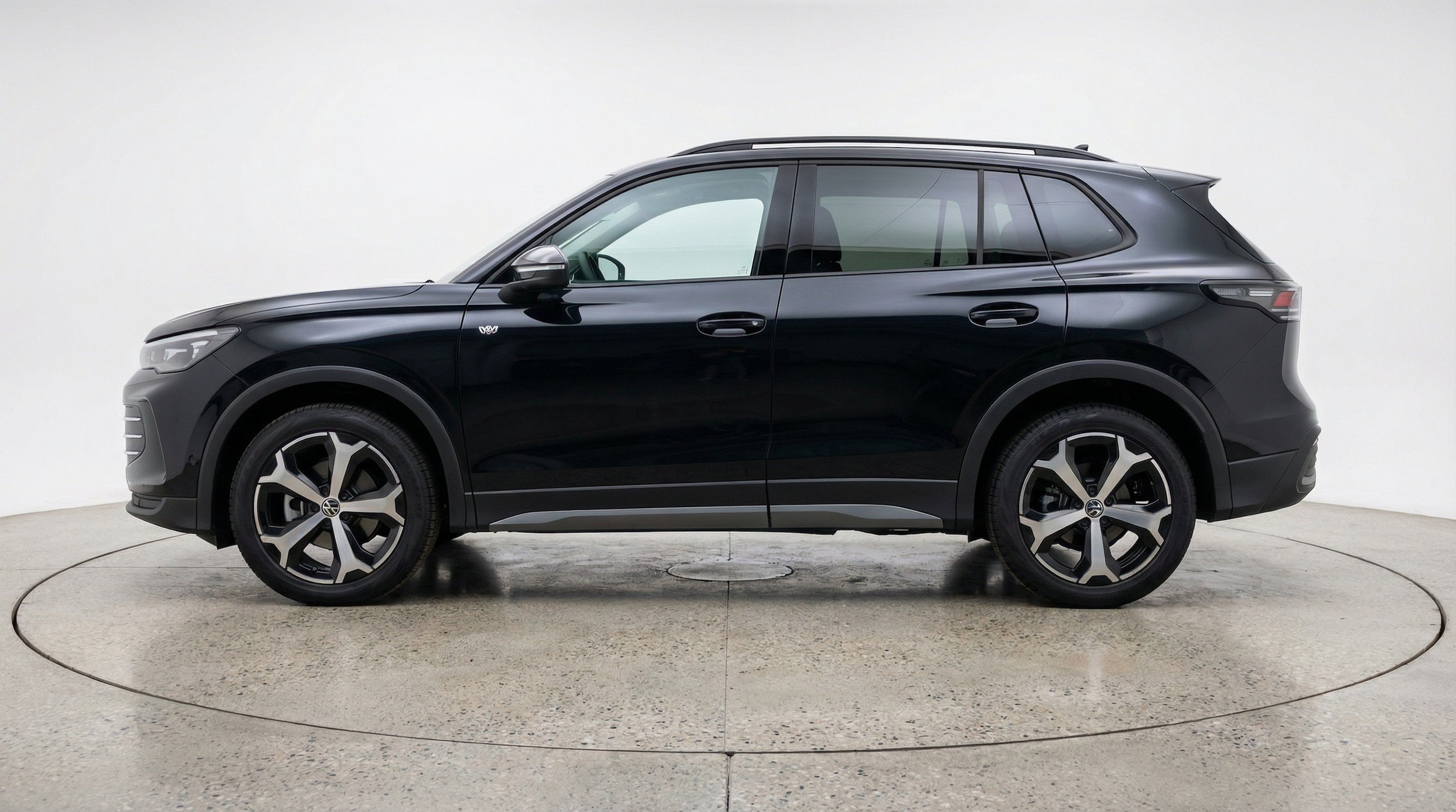 Thumbnail: 2026 Volkswagen Tiguan - 5