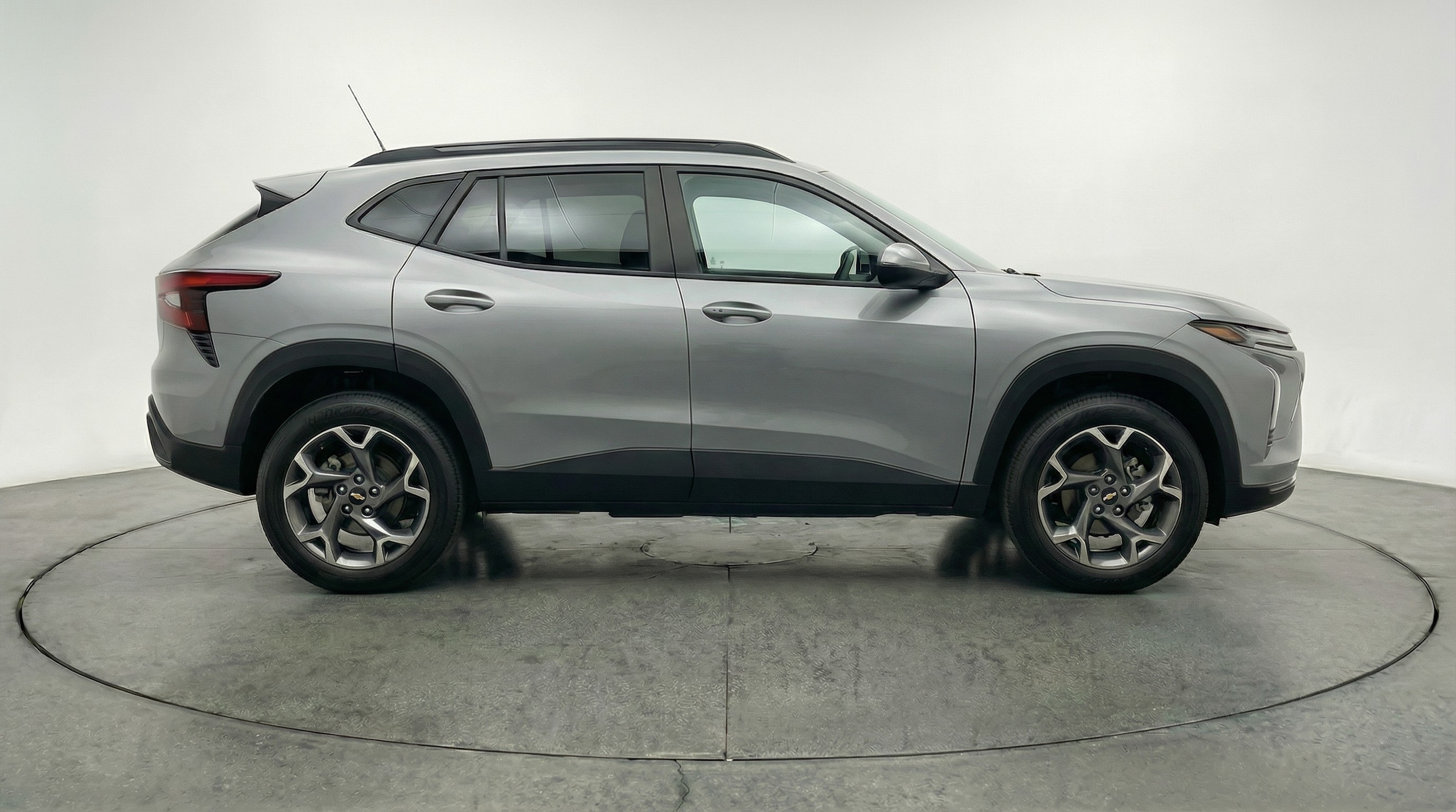 Thumbnail: 2025 Chevrolet Trax - 8