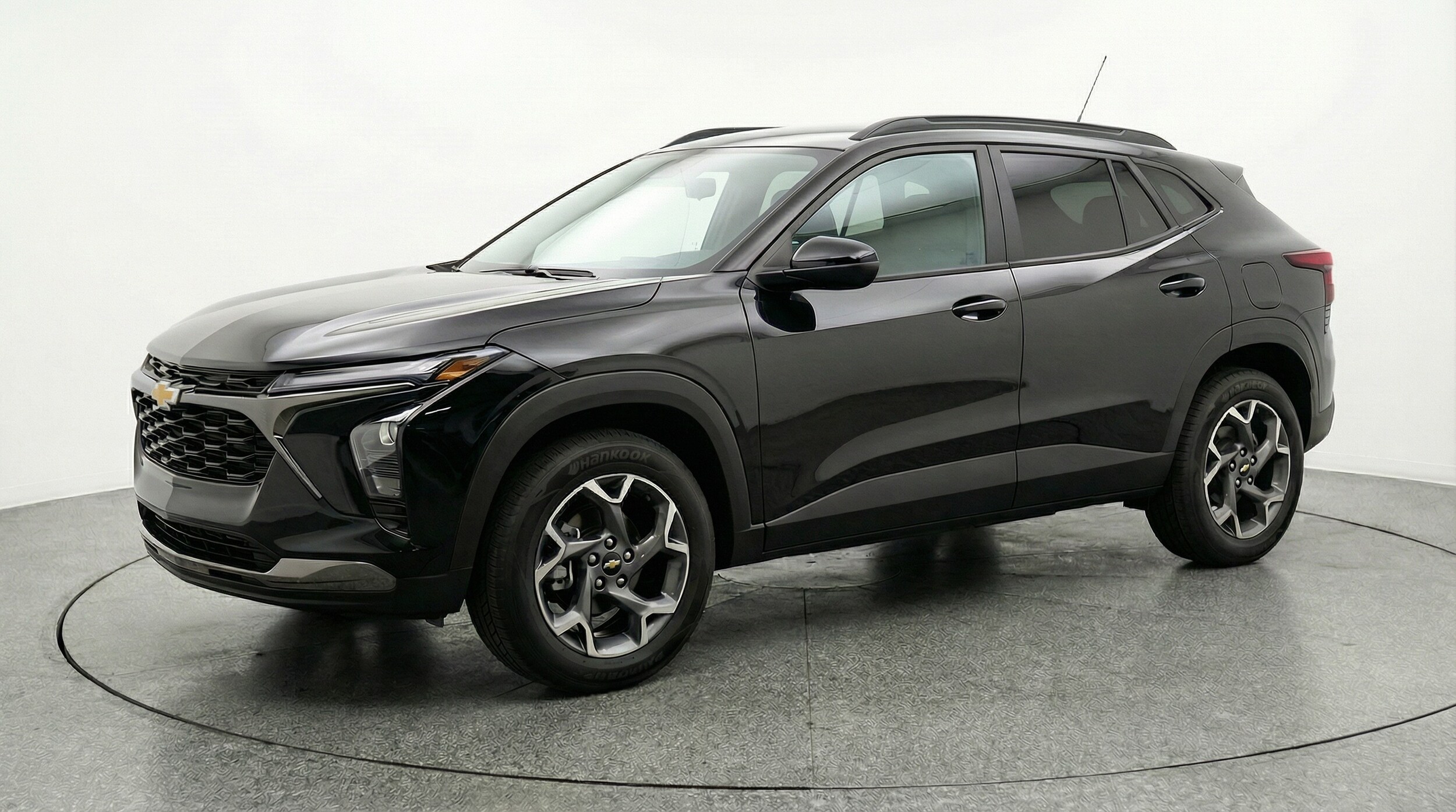 Thumbnail: 2025 Chevrolet Trax - 3