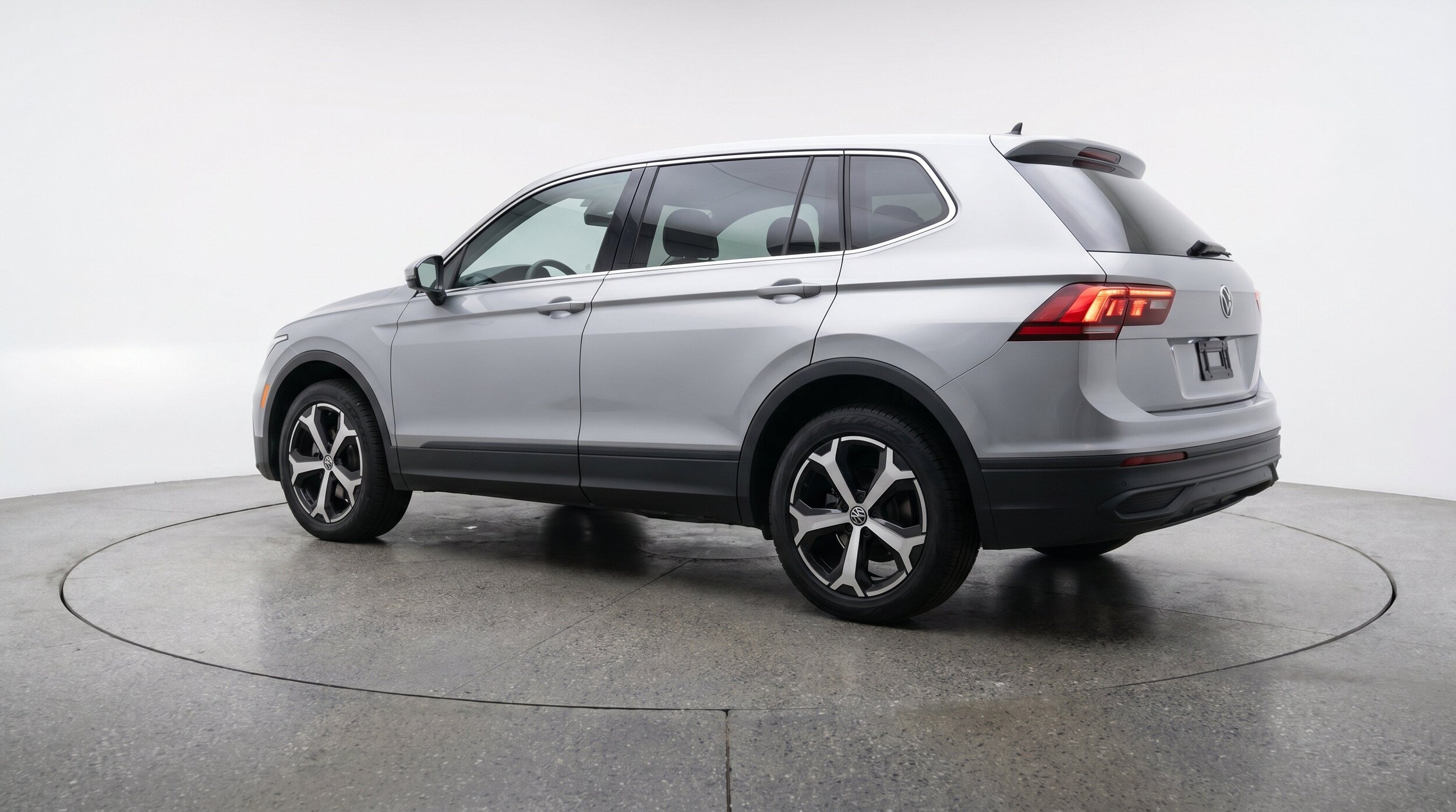 Thumbnail: 2026 Volkswagen Tiguan - 6