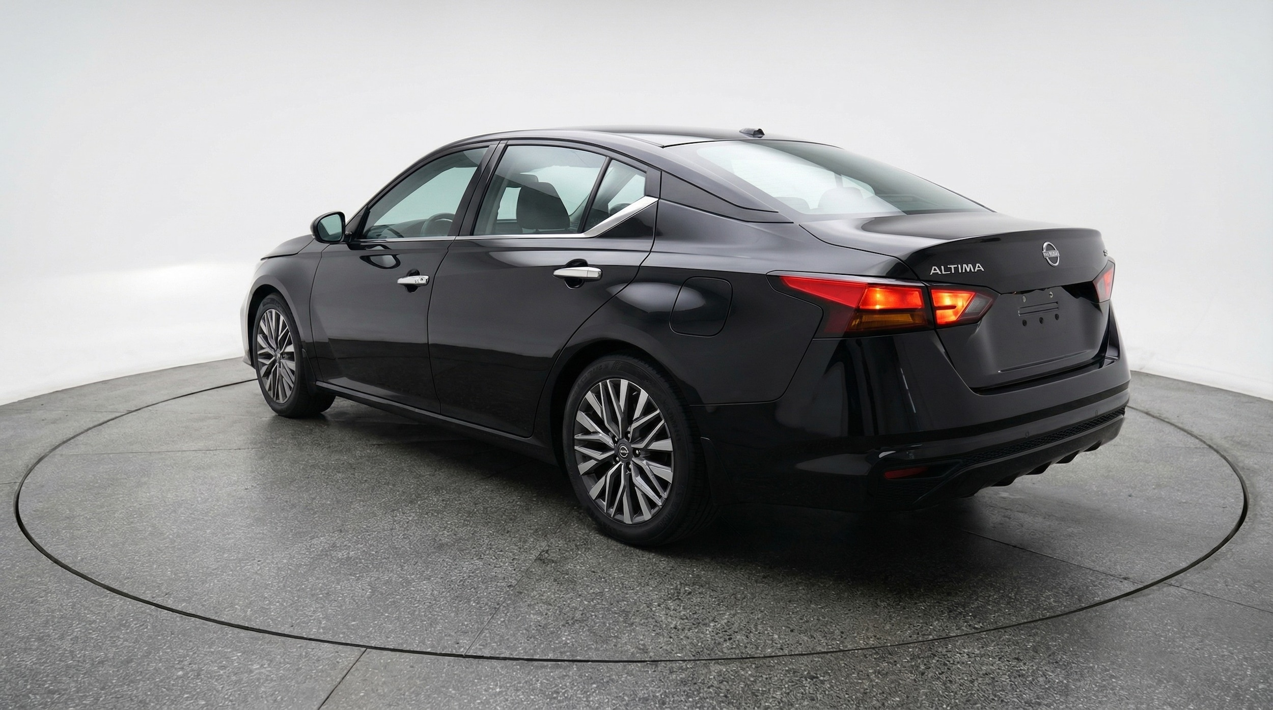 Thumbnail: 2025 Nissan Altima - 5