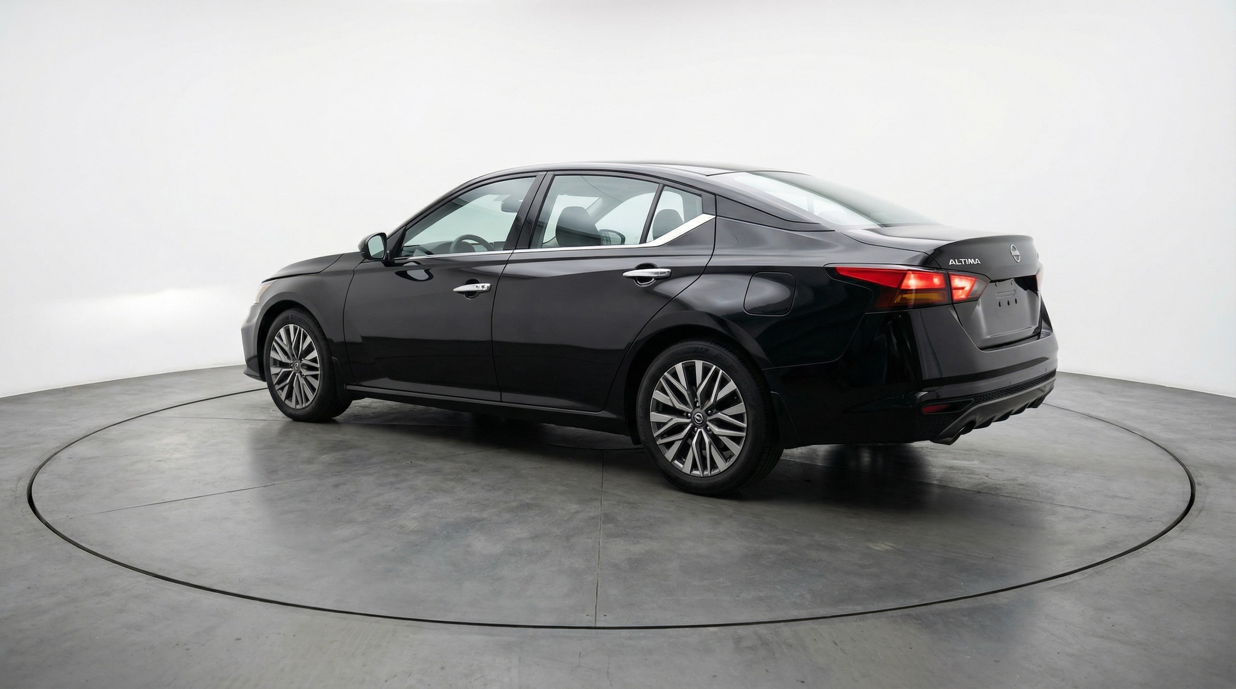 Thumbnail: 2025 Nissan Altima - 5