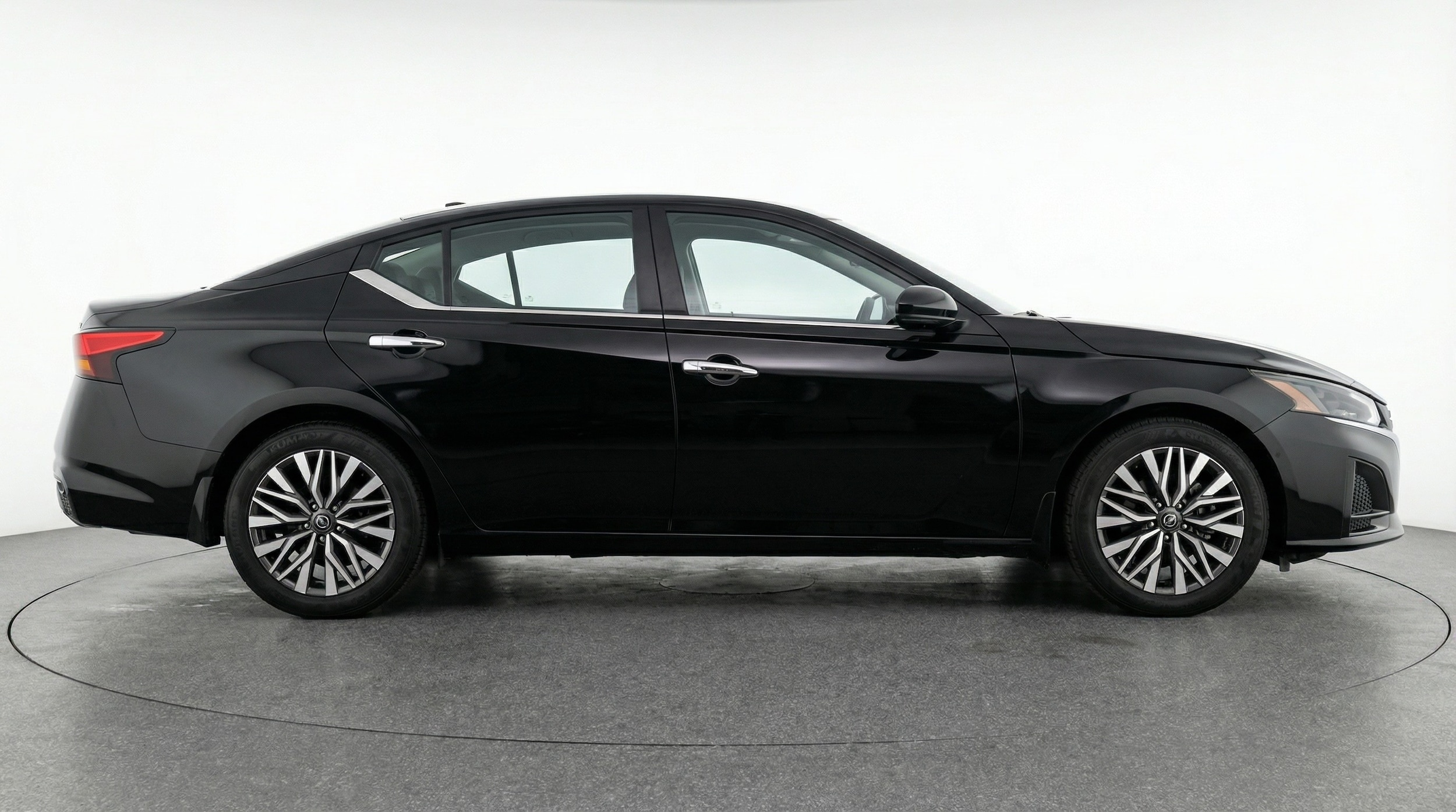 Thumbnail: 2025 Nissan Altima - 8