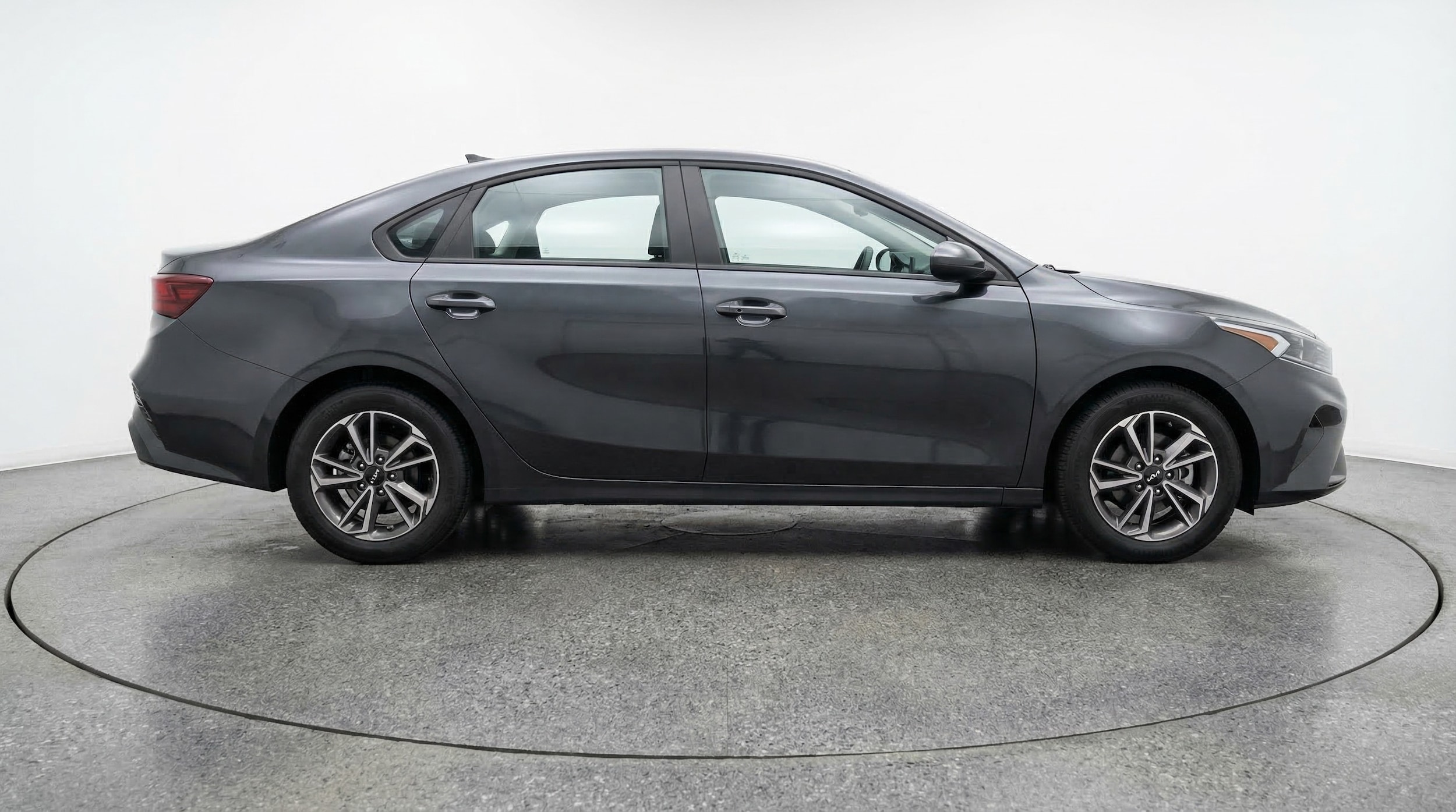 Thumbnail: 2024 Kia Forte - 8