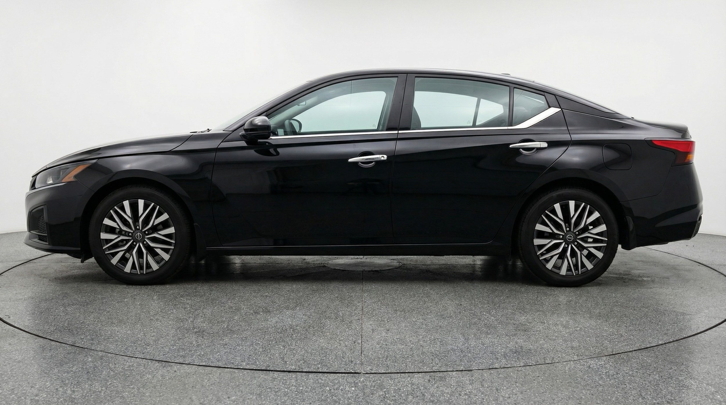 Thumbnail: 2025 Nissan Altima - 4