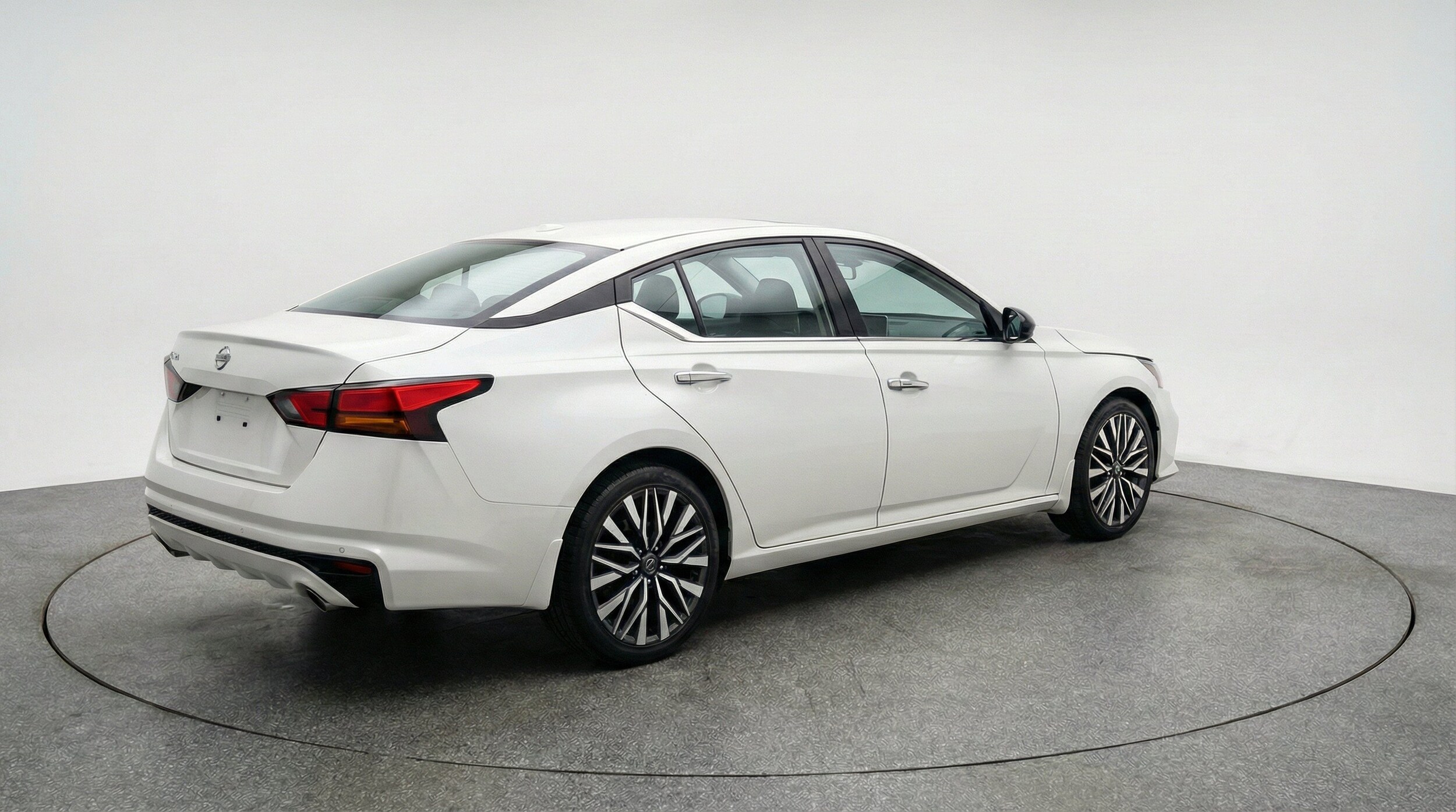 Thumbnail: 2025 Nissan Altima - 9