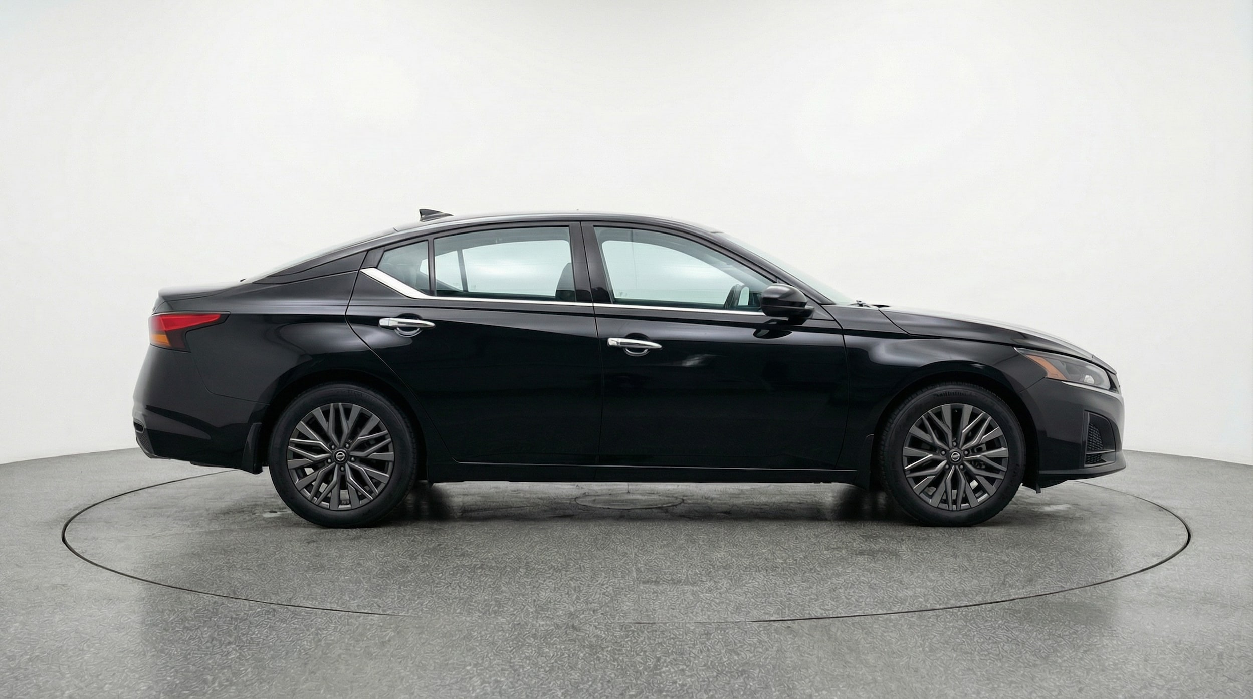 Thumbnail: 2025 Nissan Altima - 8