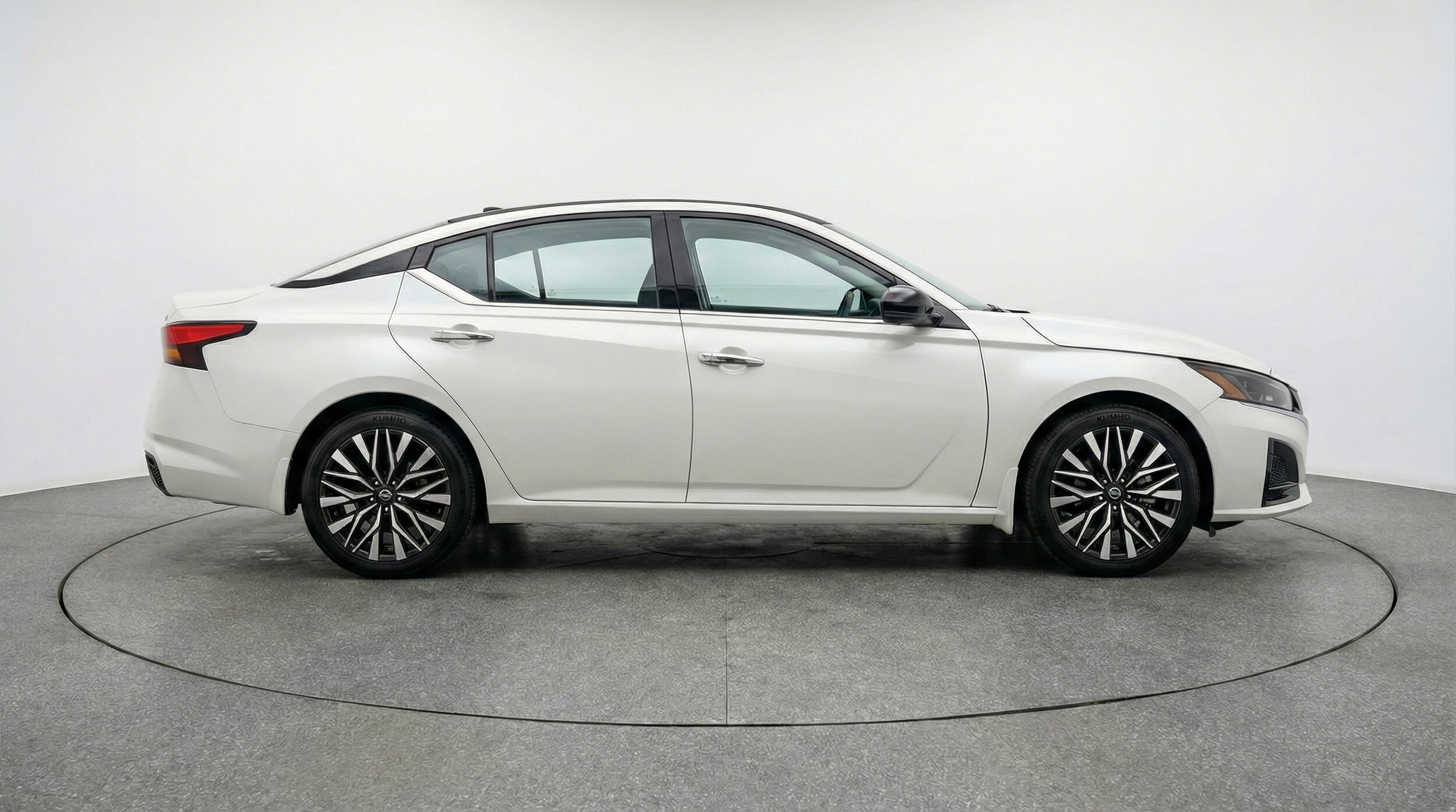 Thumbnail: 2025 Nissan Altima - 8