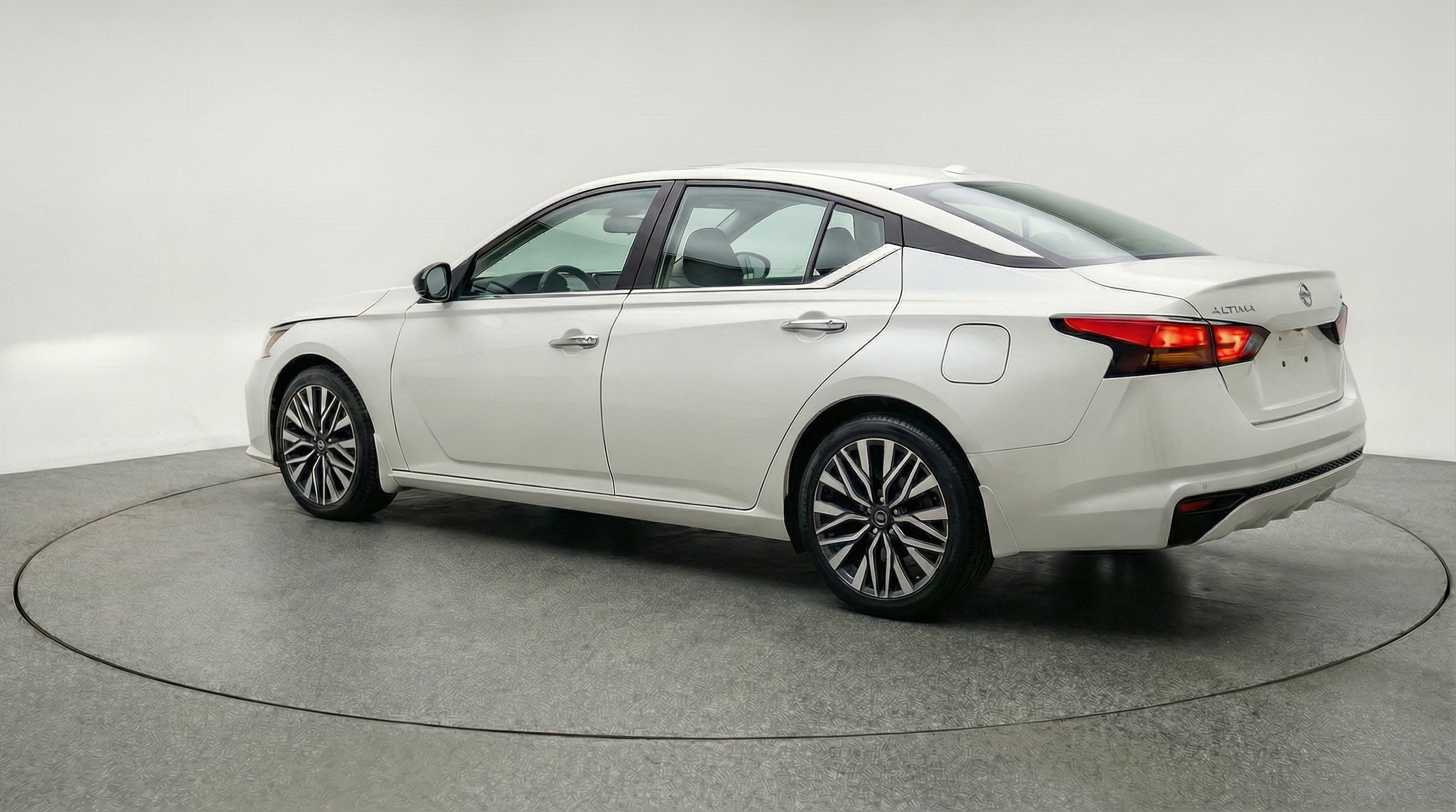 Thumbnail: 2025 Nissan Altima - 5