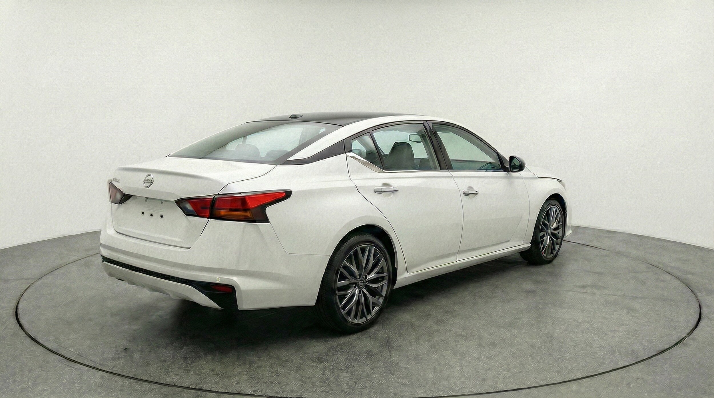Thumbnail: 2025 Nissan Altima - 9