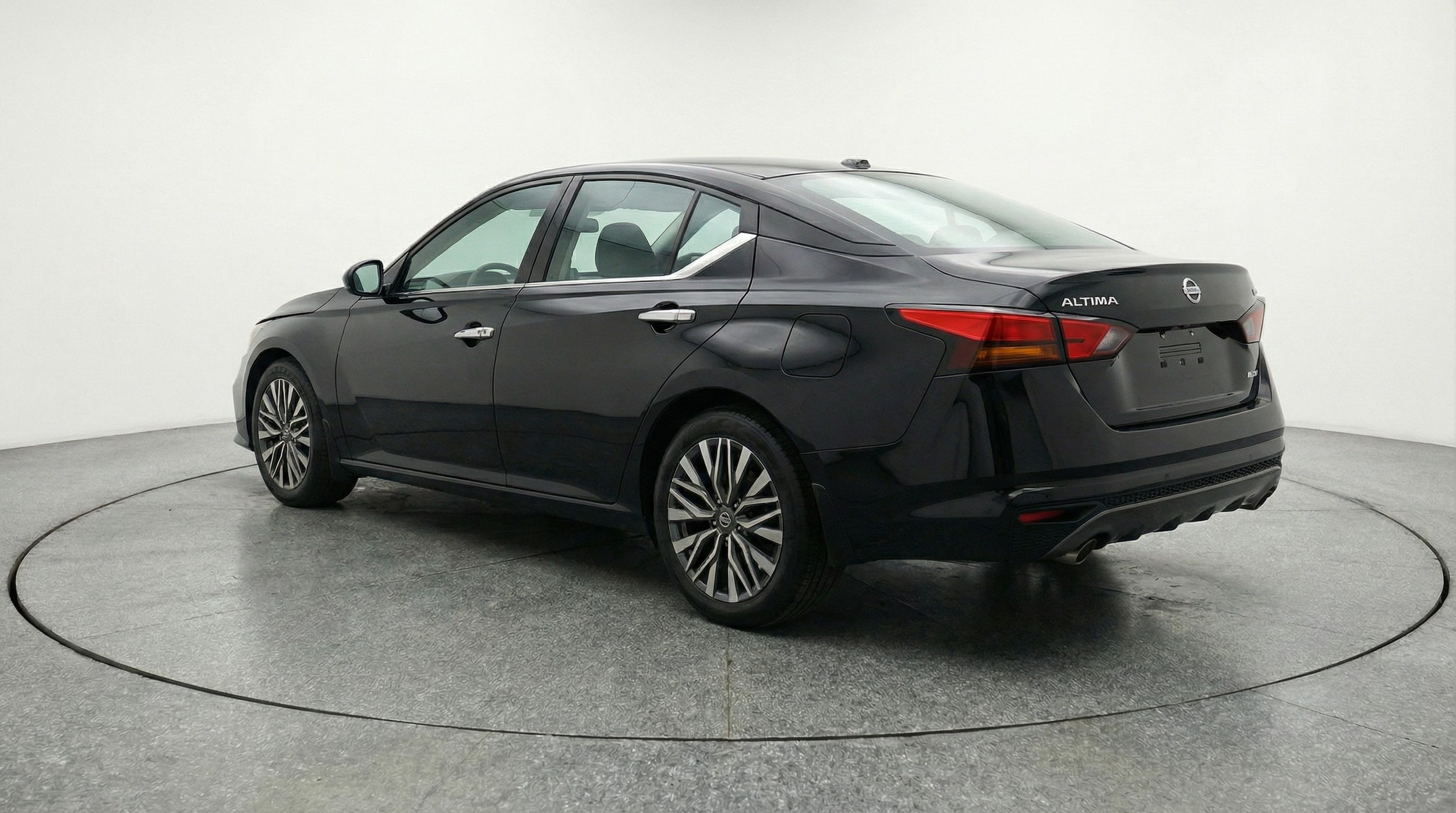 Thumbnail: 2025 Nissan Altima - 5
