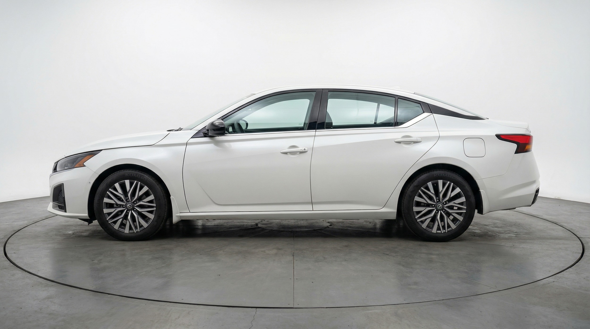 Thumbnail: 2025 Nissan Altima - 4