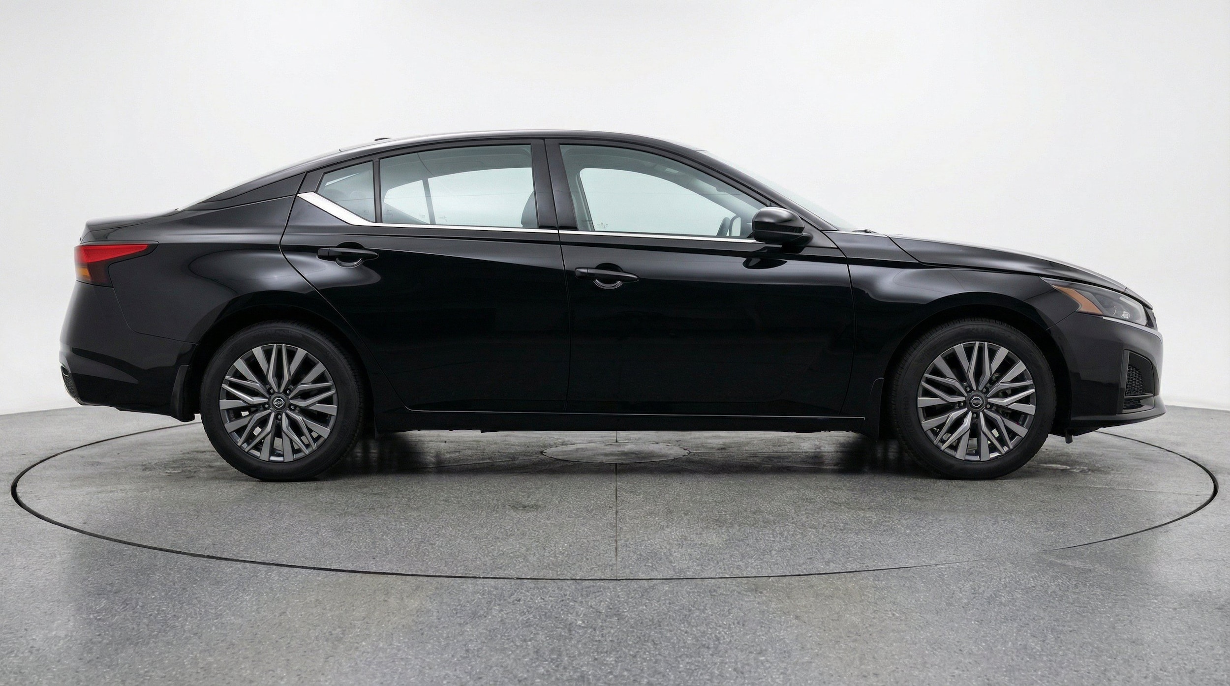 Thumbnail: 2025 Nissan Altima - 10