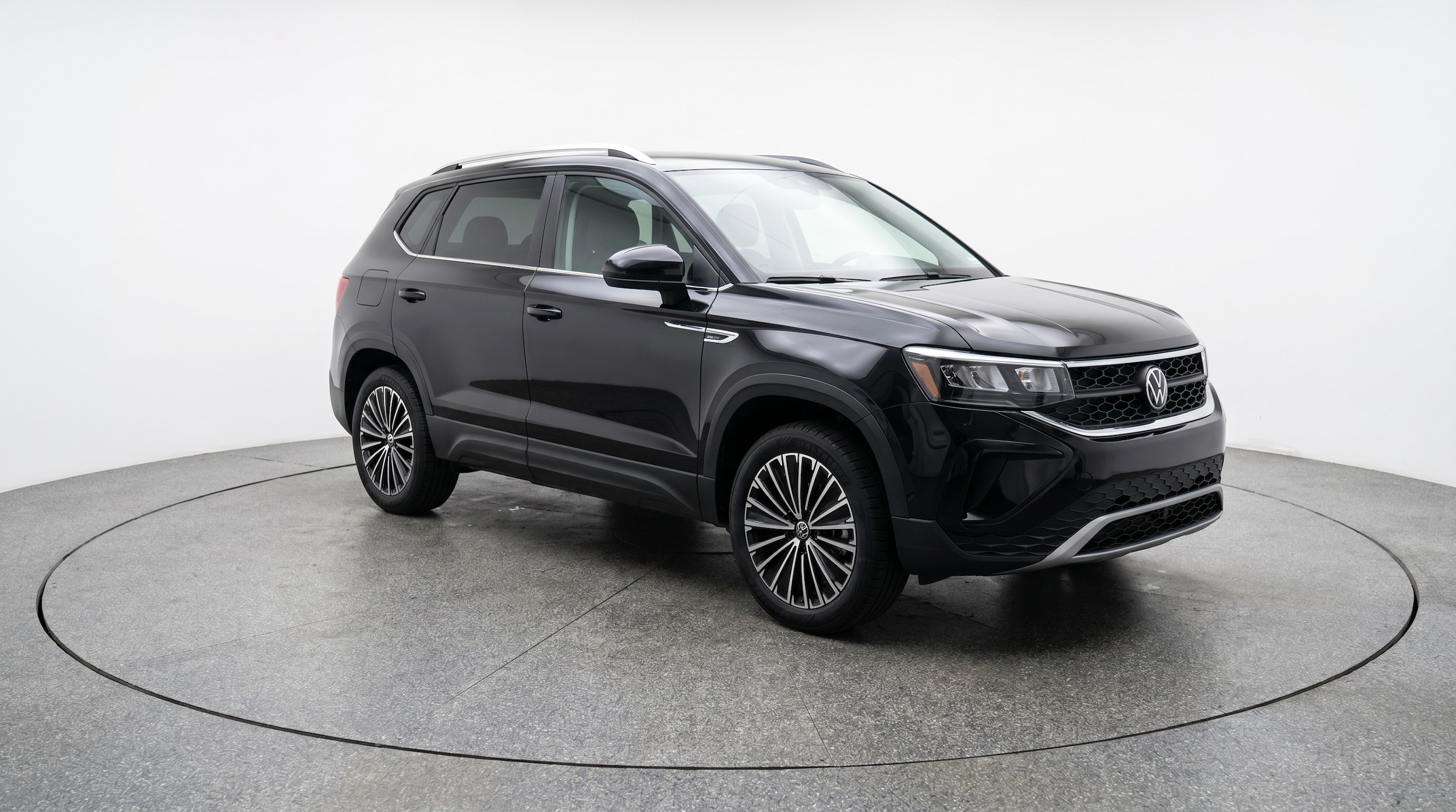 Thumbnail: 2025 Volkswagen Taos - 1