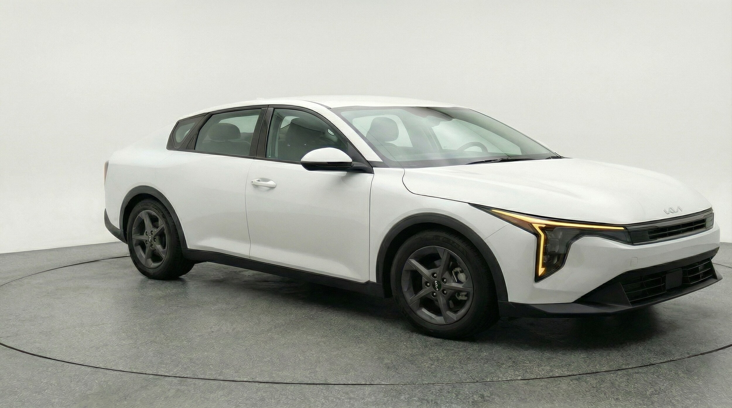 Thumbnail: 2025 Kia K4 - 1