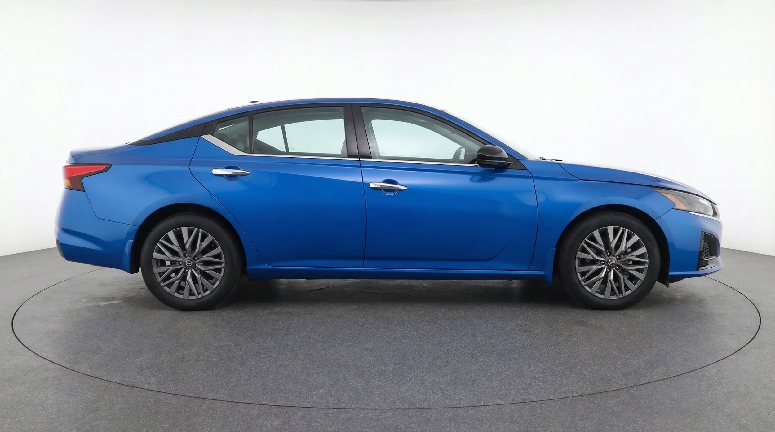 Thumbnail: 2025 Nissan Altima - 8