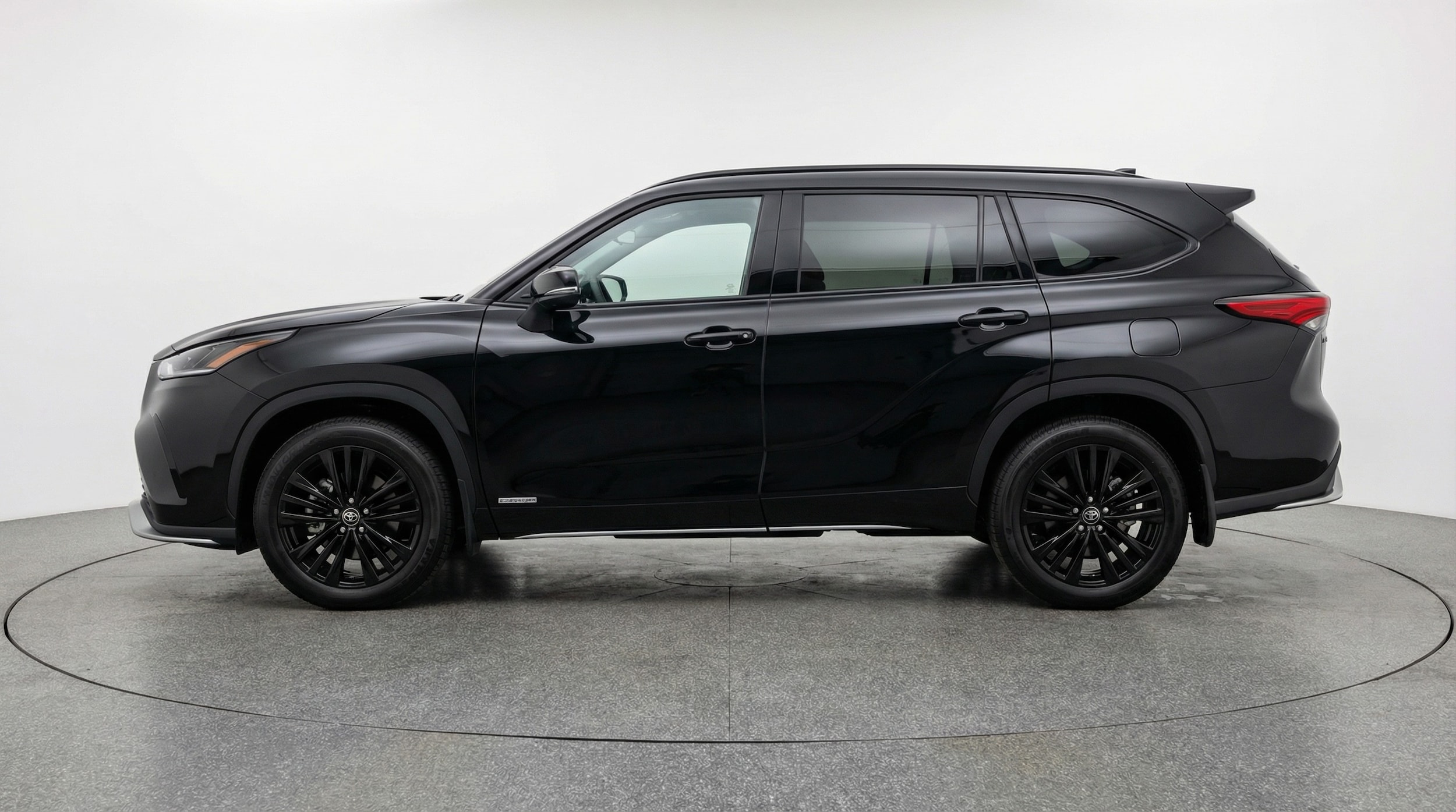 Thumbnail: 2025 Toyota Highlander - 4