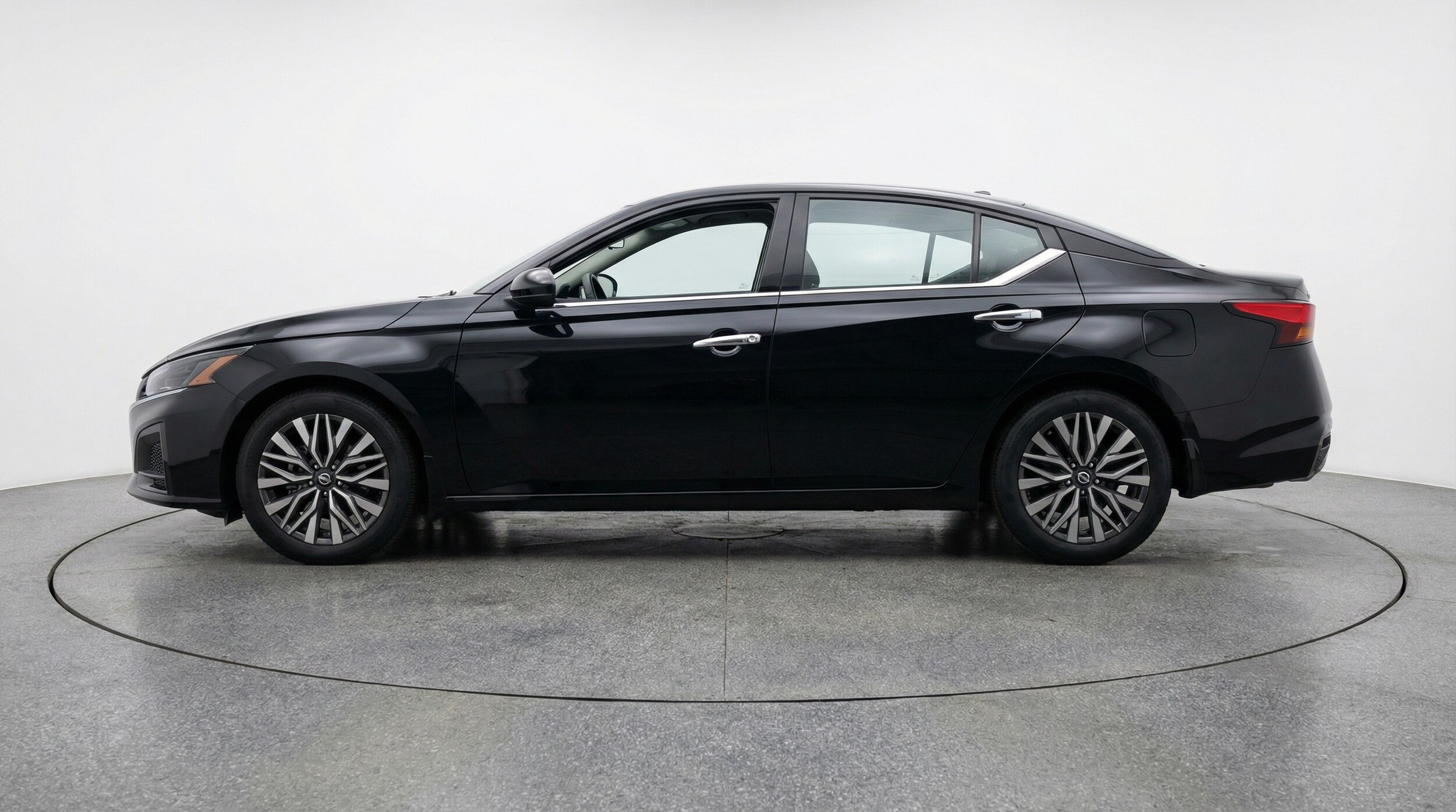 Thumbnail: 2025 Nissan Altima - 4