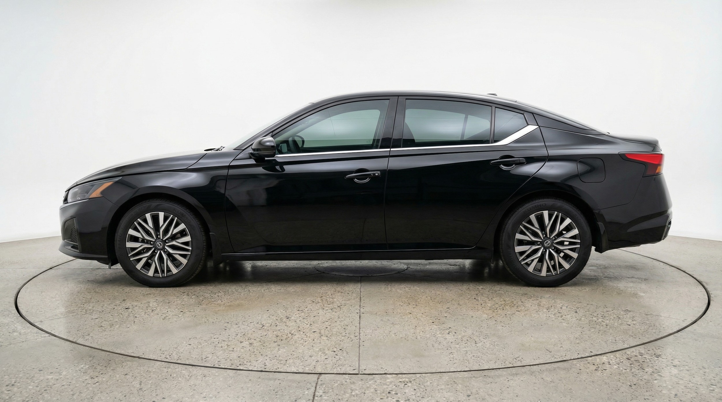 Thumbnail: 2025 Nissan Altima - 4