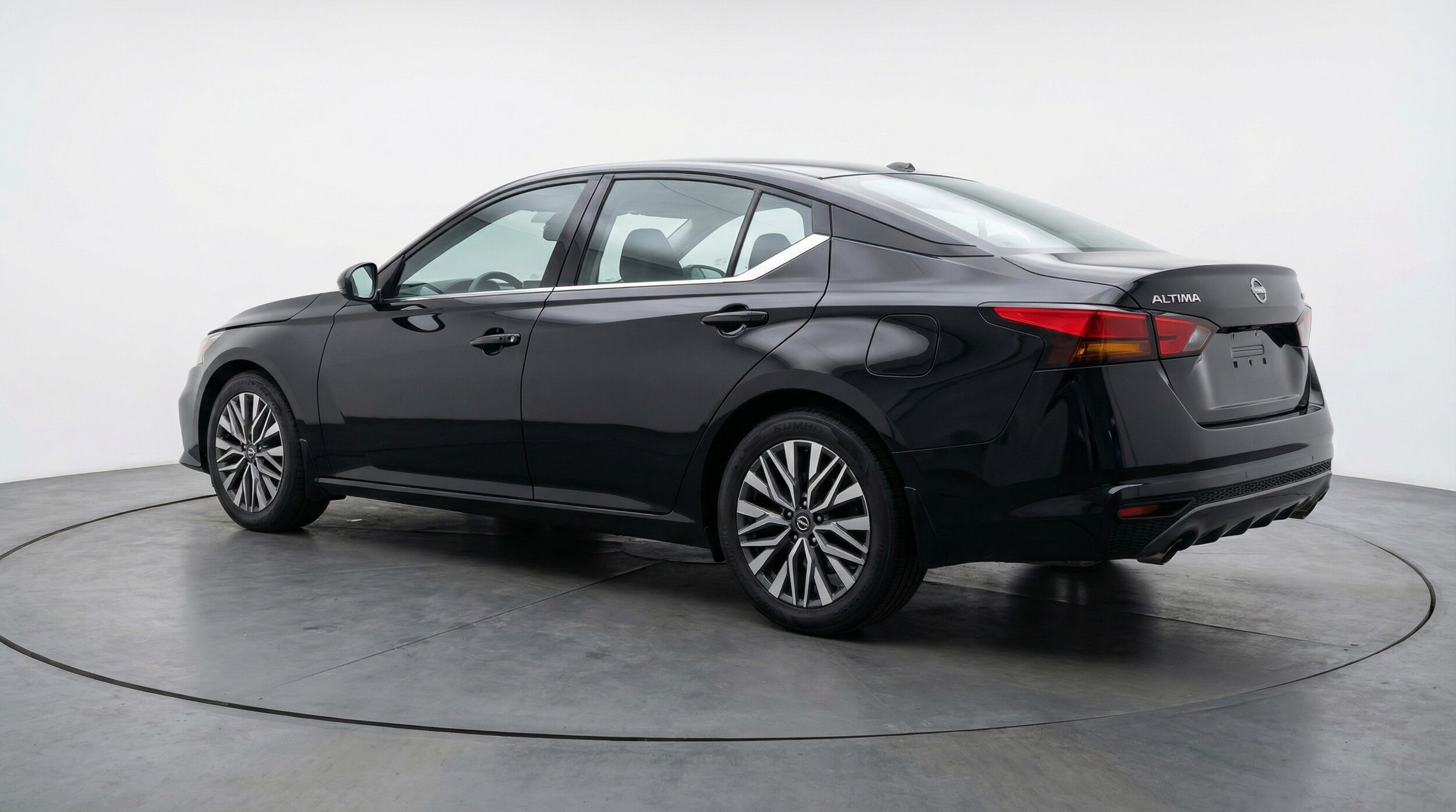 Thumbnail: 2025 Nissan Altima - 5