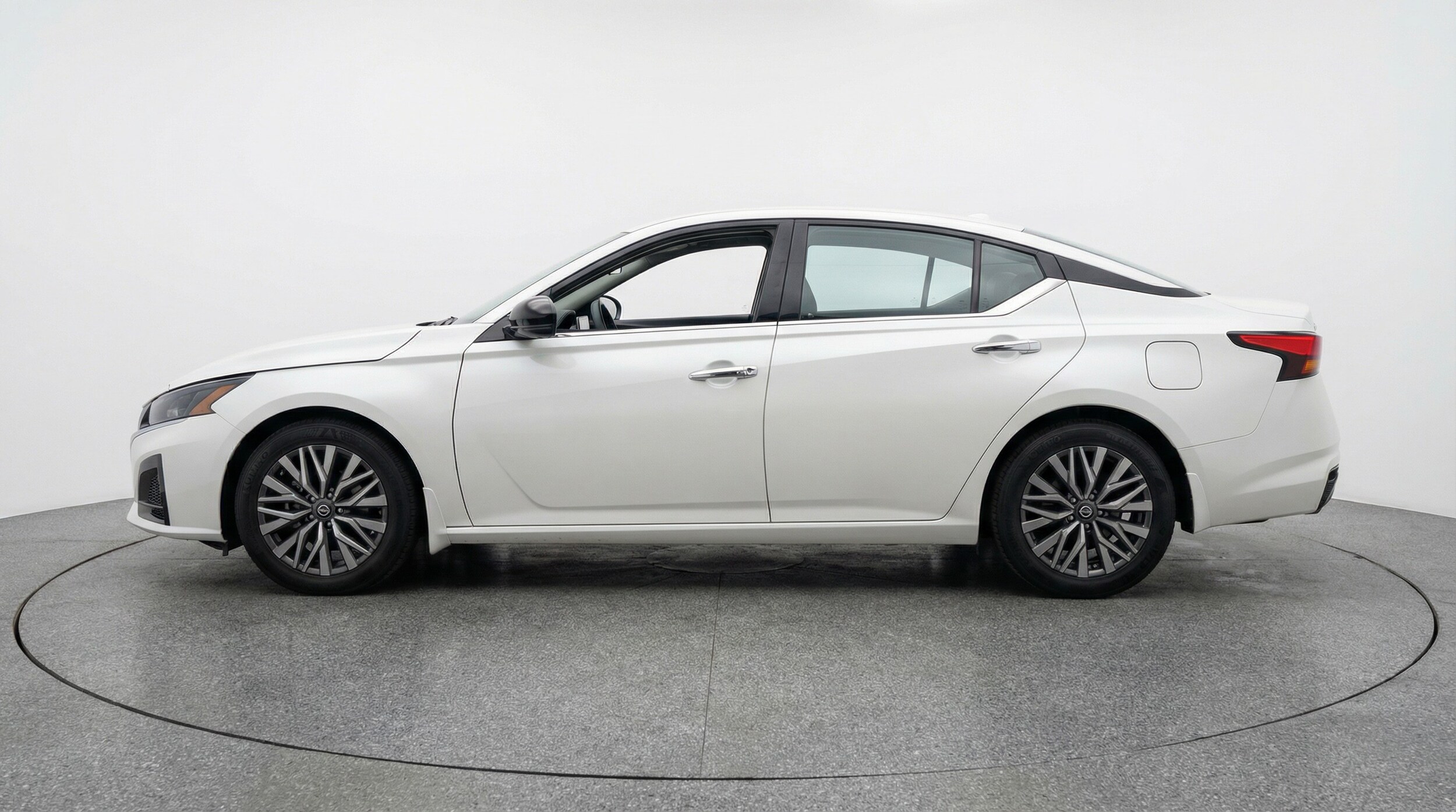 Thumbnail: 2025 Nissan Altima - 4