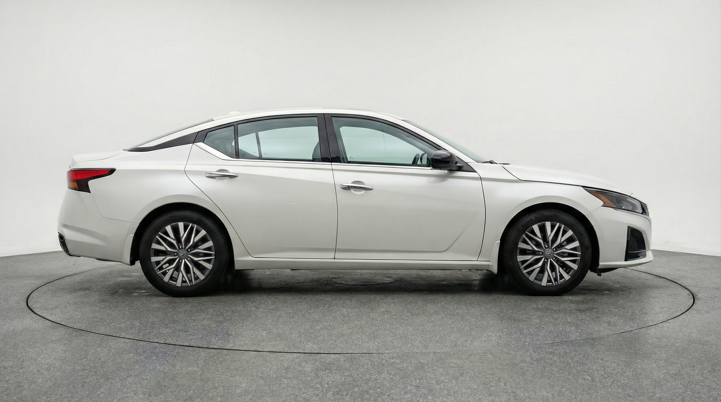 Thumbnail: 2025 Nissan Altima - 8