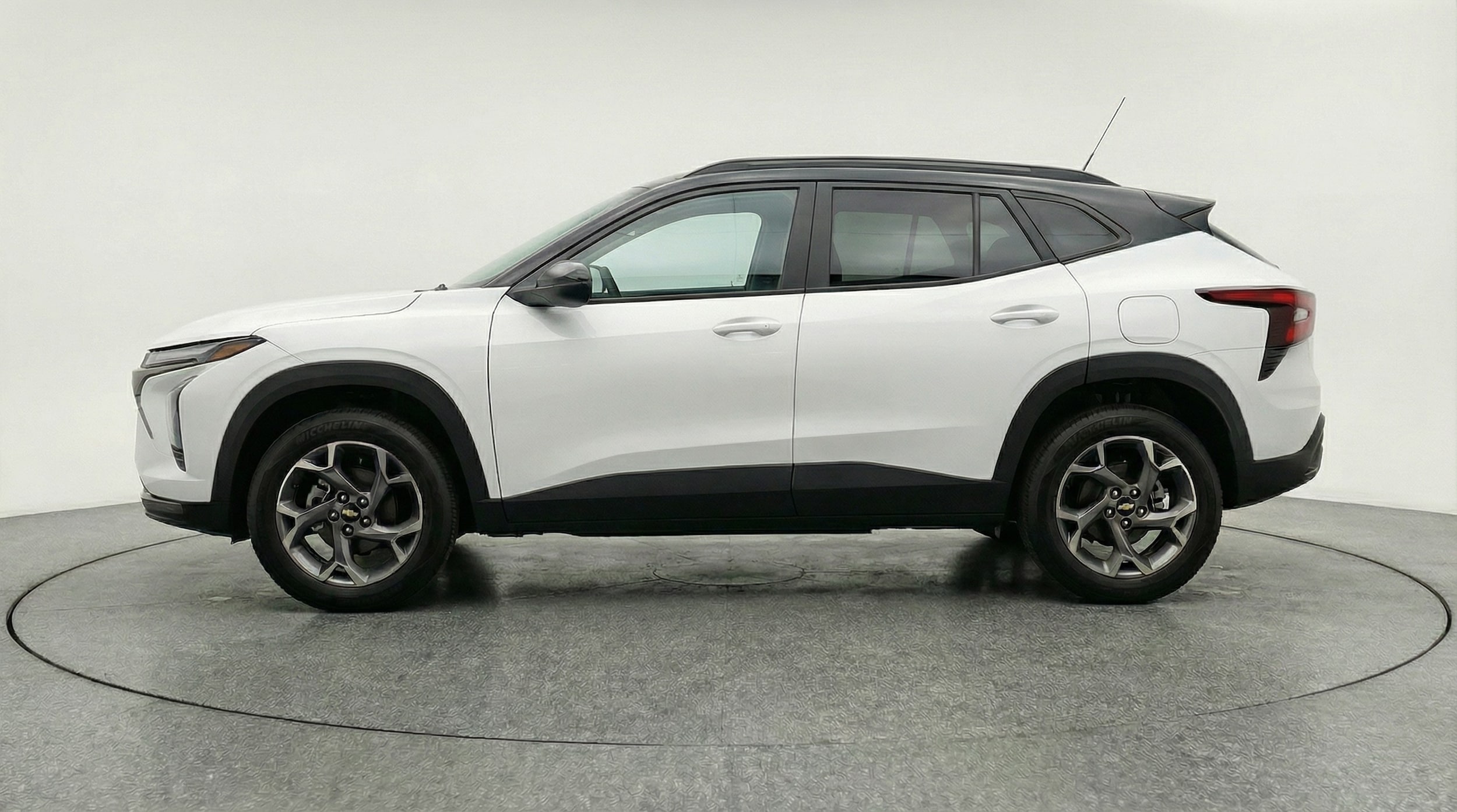 Thumbnail: 2025 Chevrolet Trax - 4