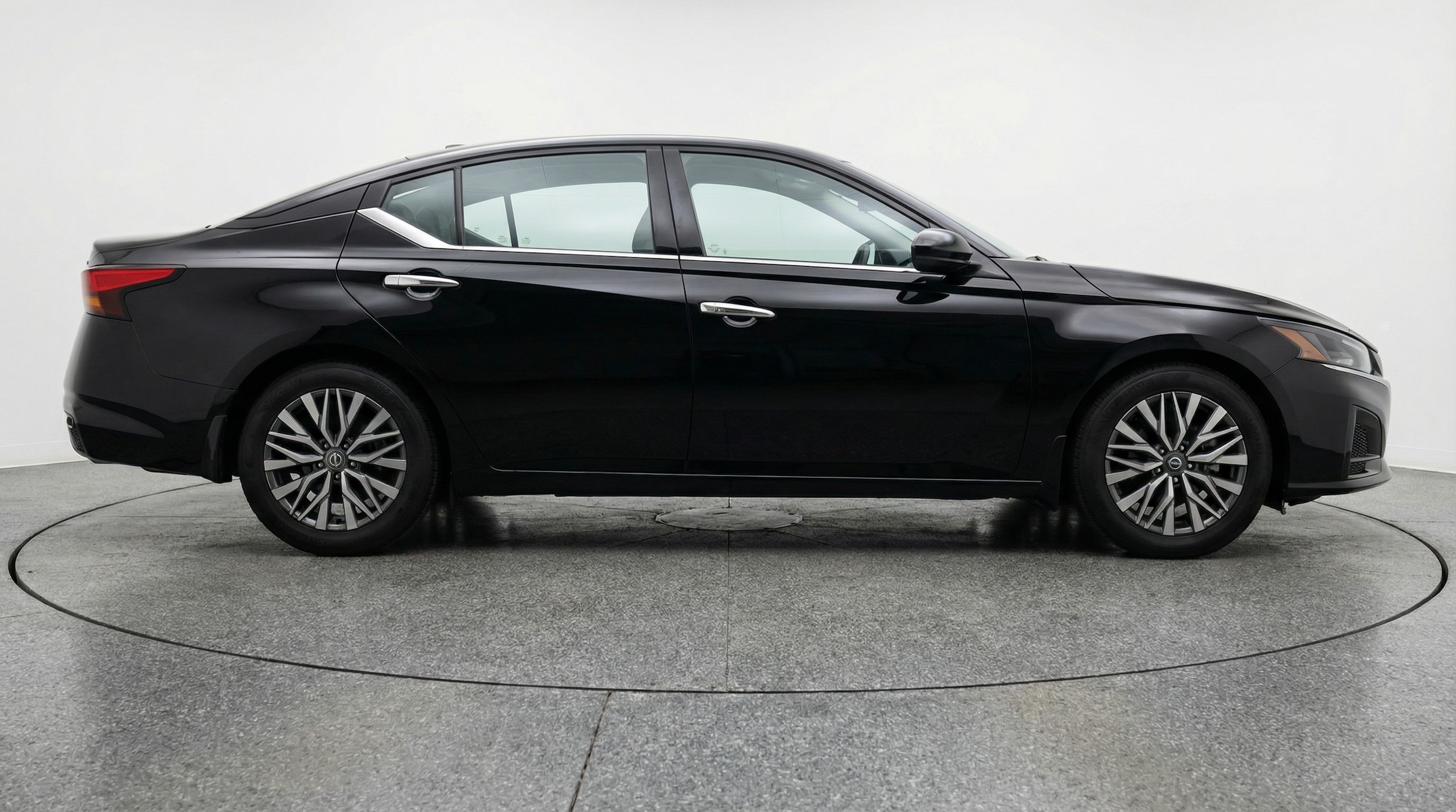 Thumbnail: 2025 Nissan Altima - 8