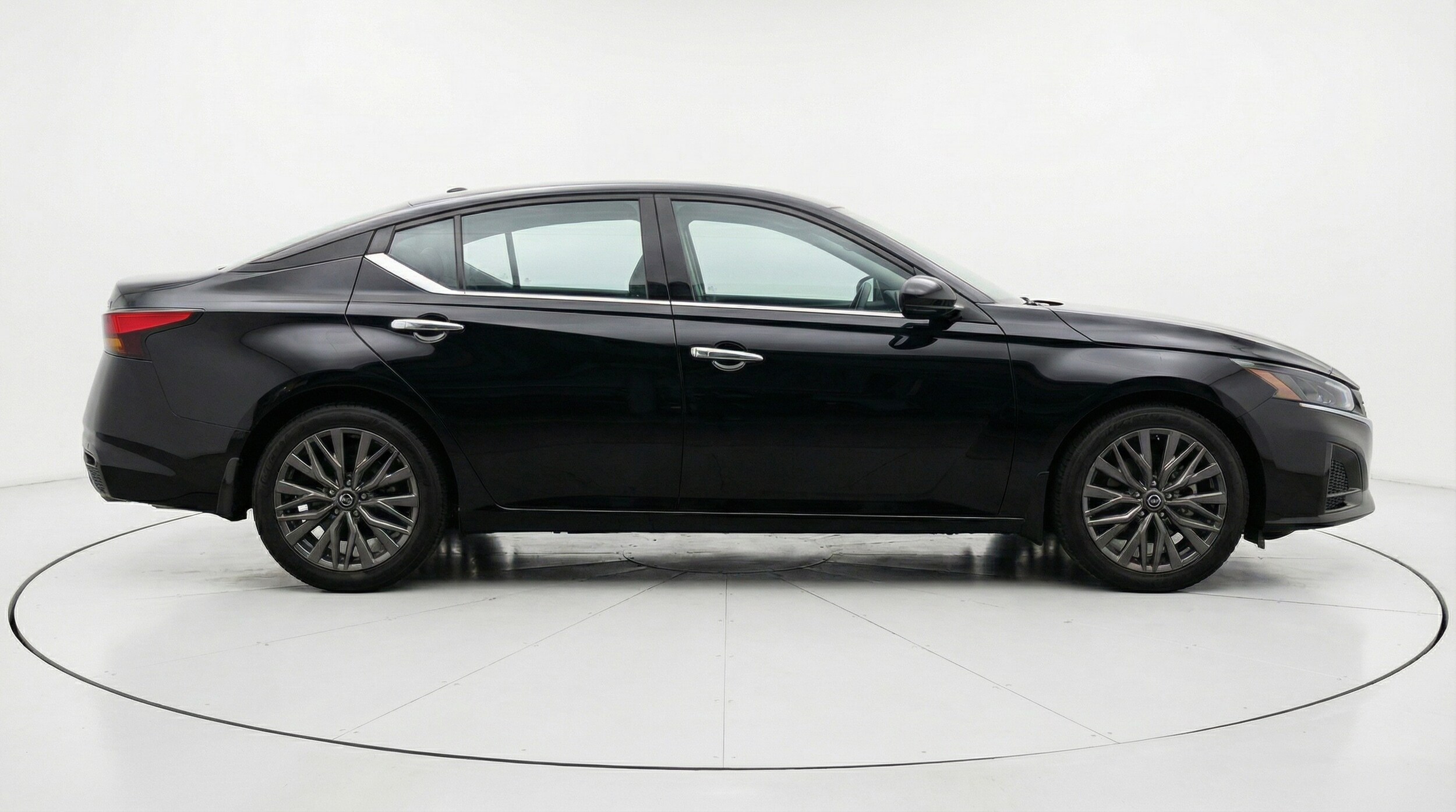 Thumbnail: 2025 Nissan Altima - 8