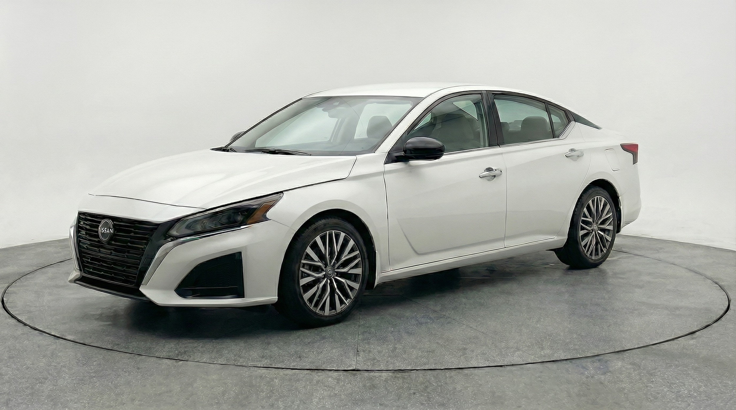 Thumbnail: 2025 Nissan Altima - 3