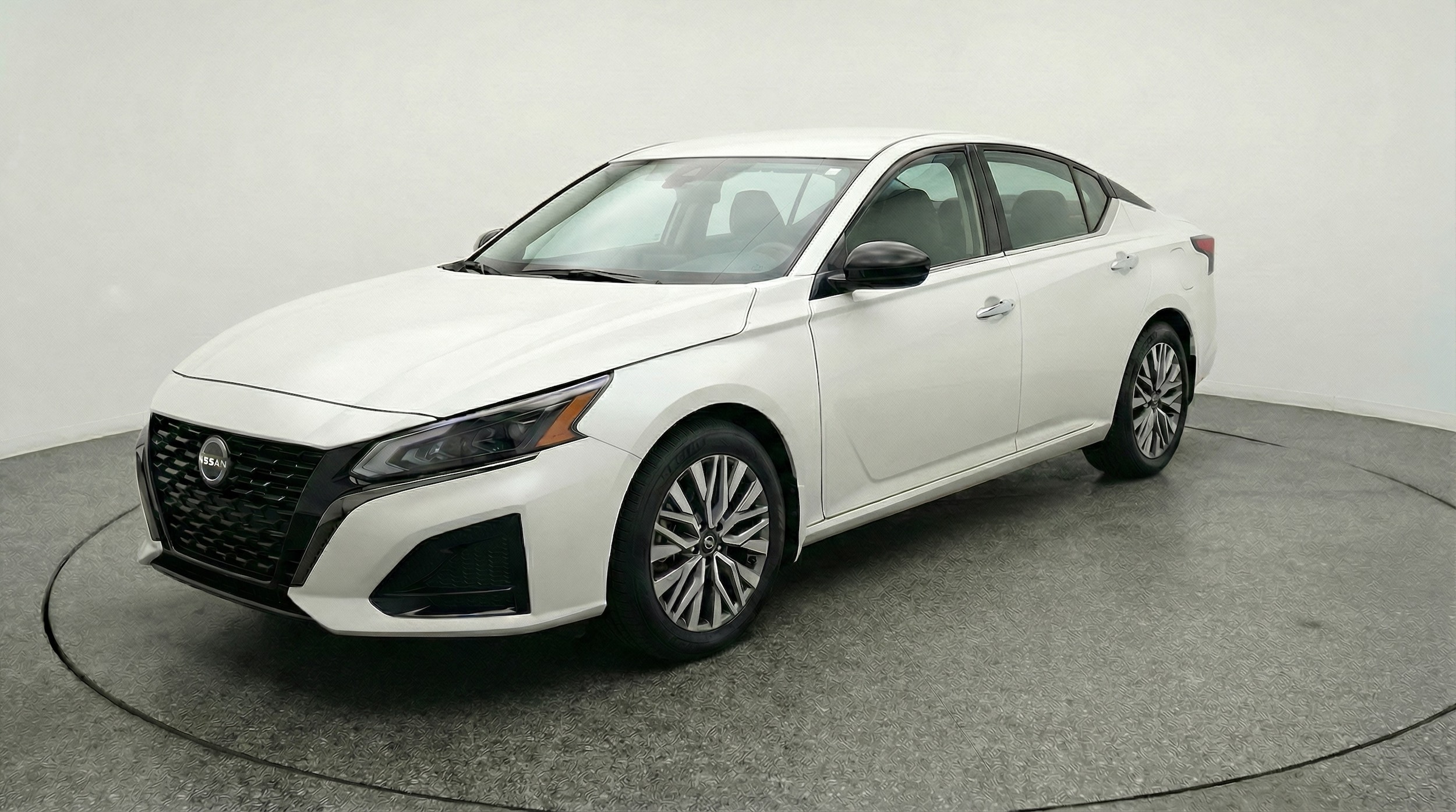 Thumbnail: 2025 Nissan Altima - 3