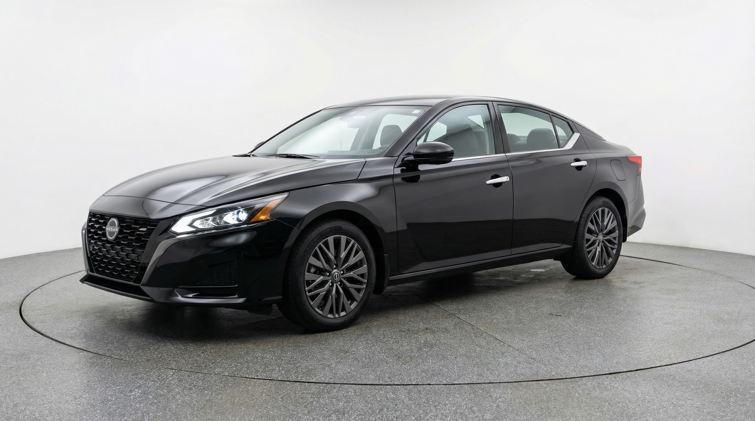 Thumbnail: 2025 Nissan Altima - 3