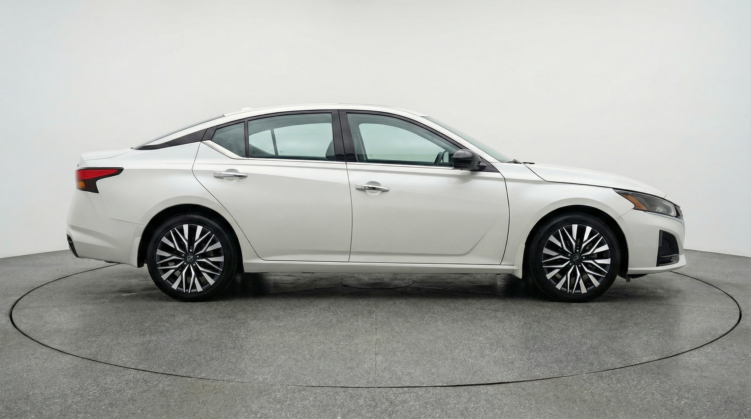 Thumbnail: 2025 Nissan Altima - 8
