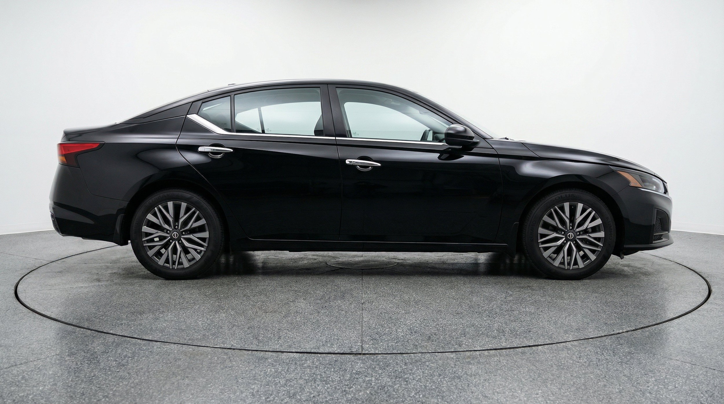 Thumbnail: 2025 Nissan Altima - 11