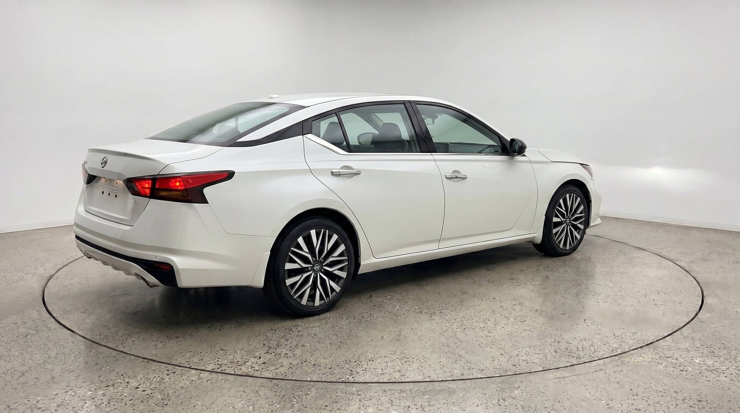 Thumbnail: 2025 Nissan Altima - 9