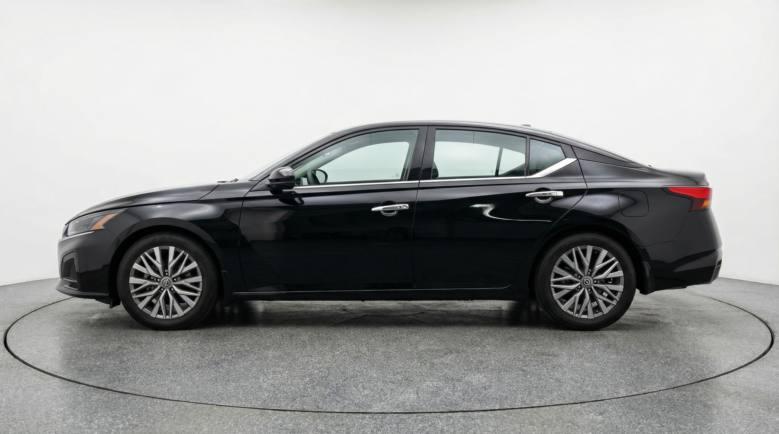 Thumbnail: 2025 Nissan Altima - 4