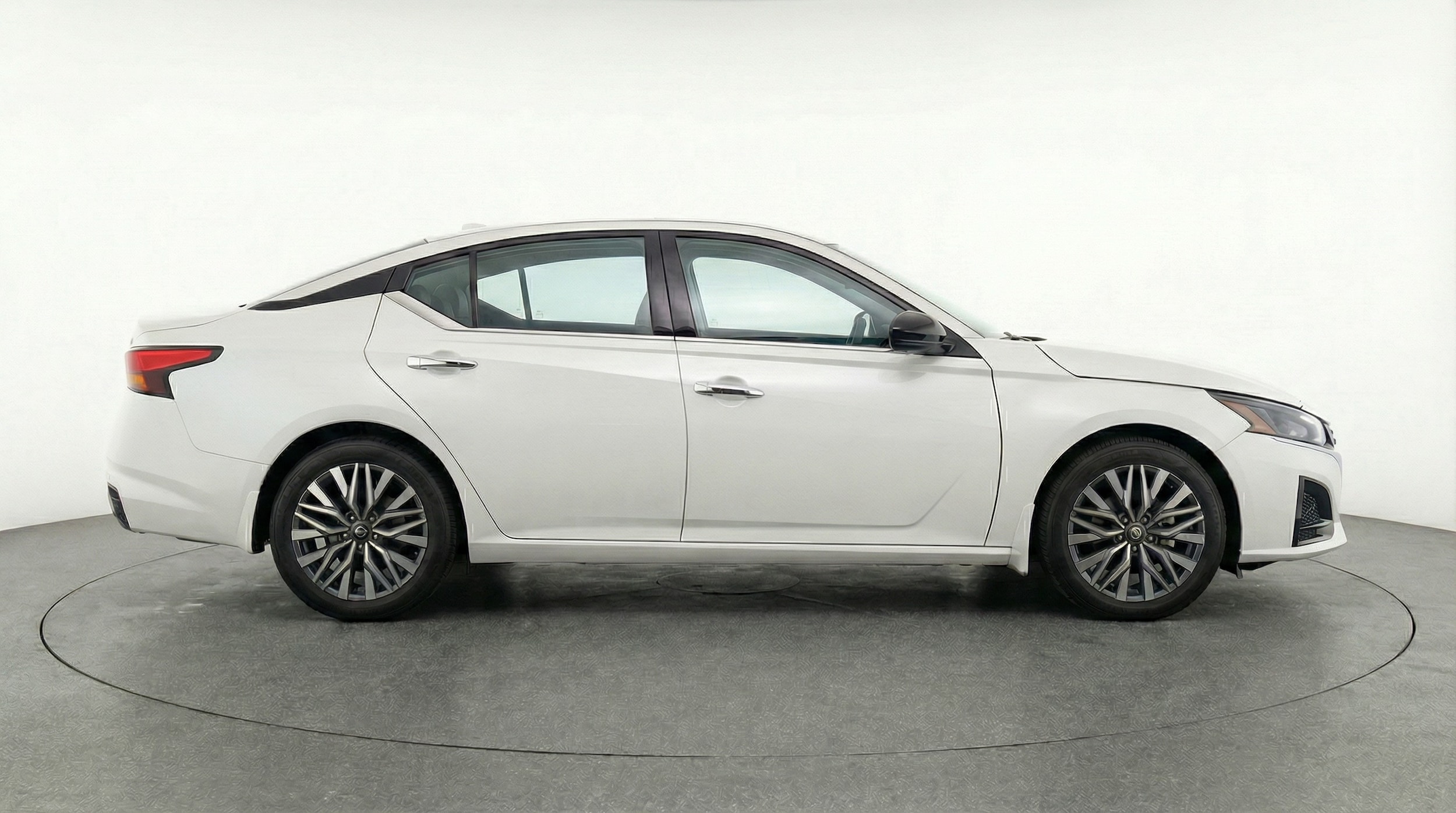 Thumbnail: 2025 Nissan Altima - 8