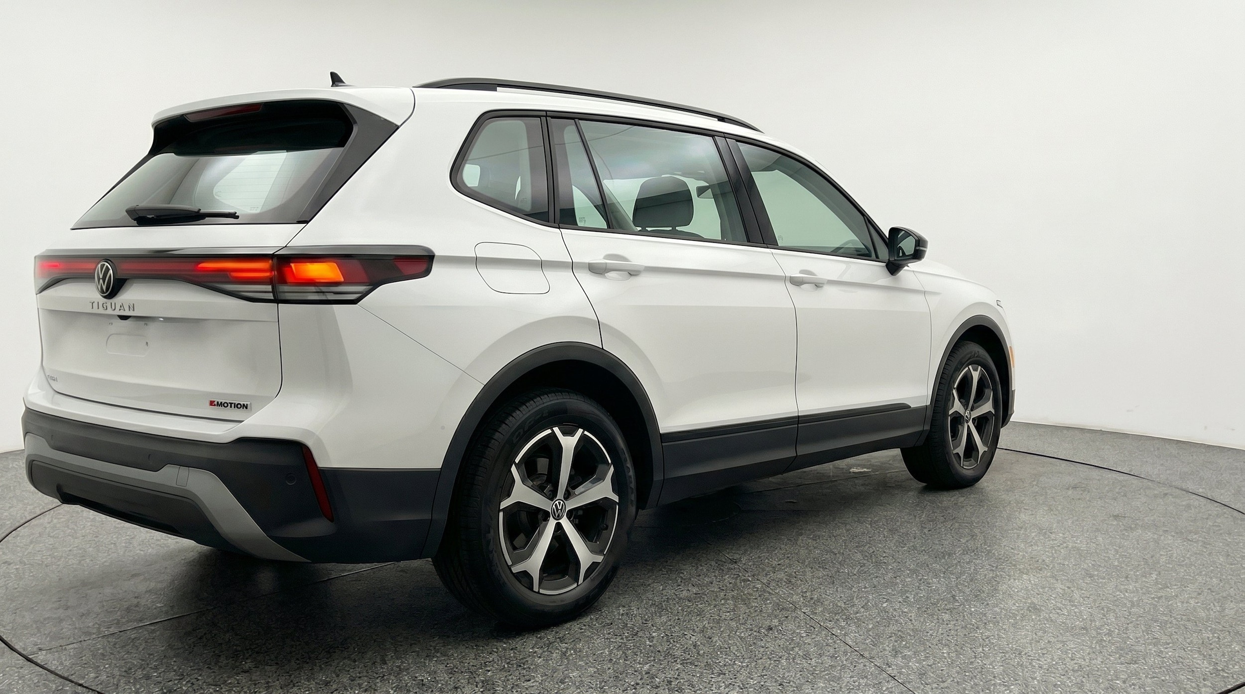 Thumbnail: 2026 Volkswagen Tiguan - 9