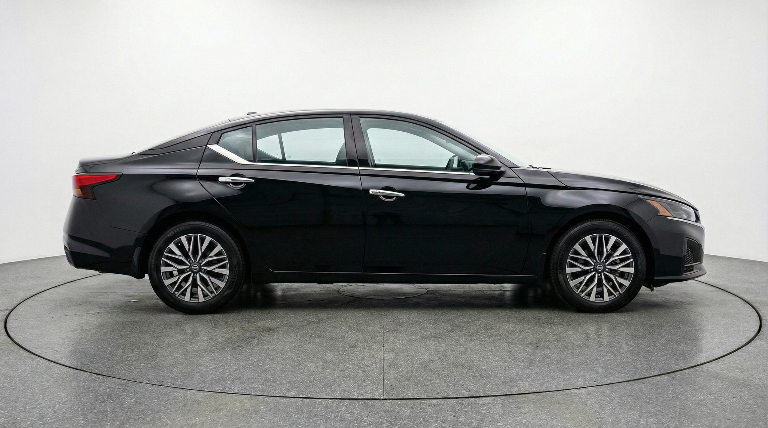 Thumbnail: 2025 Nissan Altima - 8