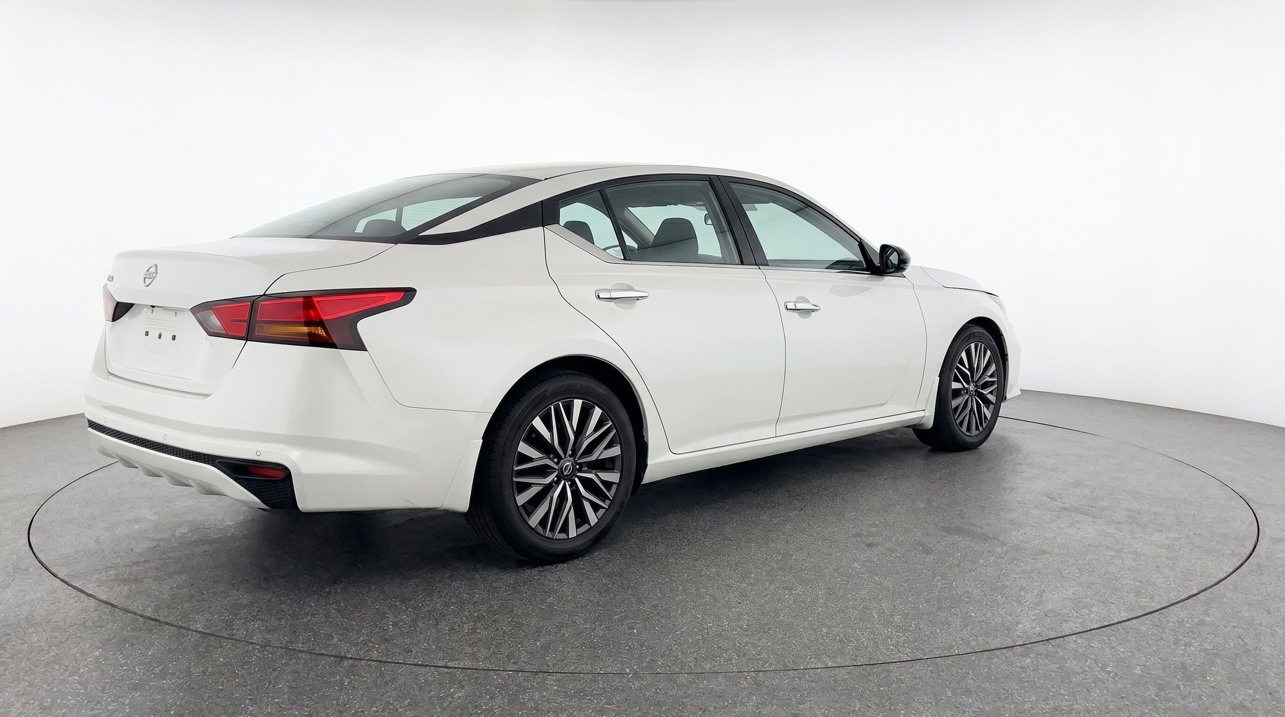 Thumbnail: 2025 Nissan Altima - 9